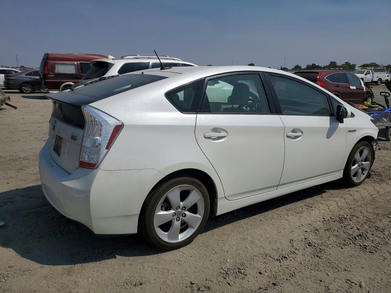2010 Toyota Prius V Белый vin: JTDKN3DU3A0021578