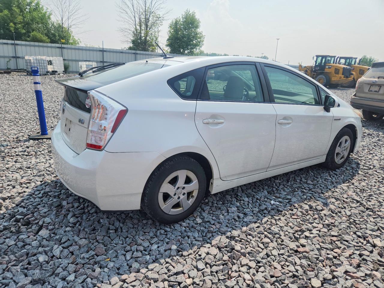 2010 Toyota Prius Iii White vin: JTDKN3DU3A0057982