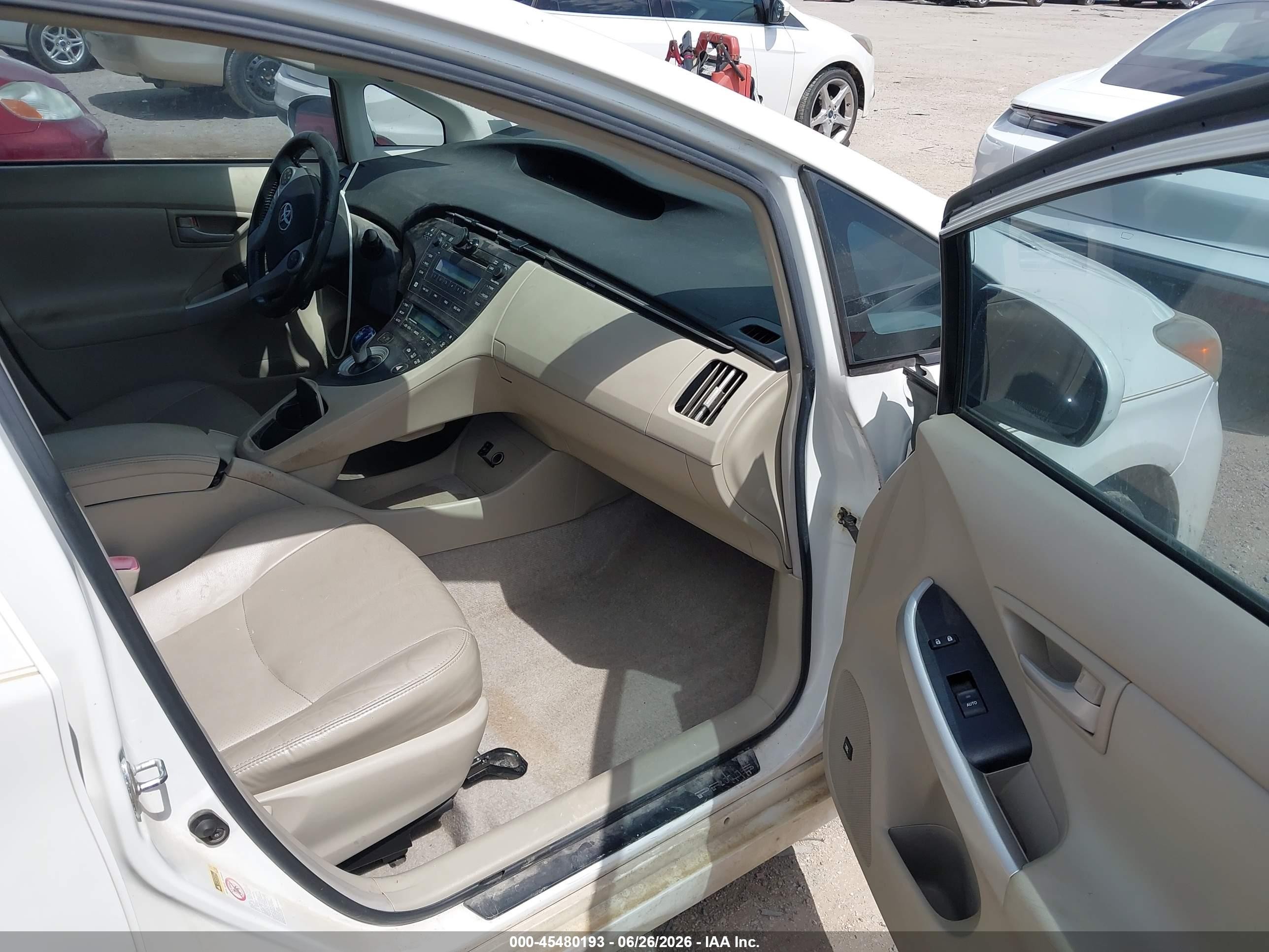 2010 Toyota Prius Iv White vin: JTDKN3DU3A0070148