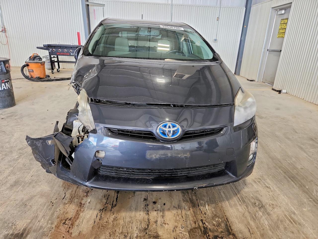 2010 Toyota Prius V Gray vin: JTDKN3DU3A0083496