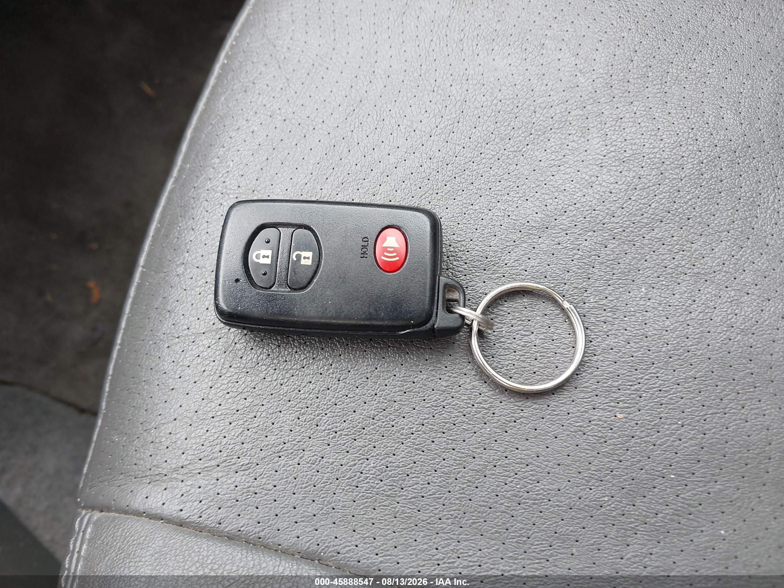 2010 Toyota Prius Iv Белый vin: JTDKN3DU3A0087970