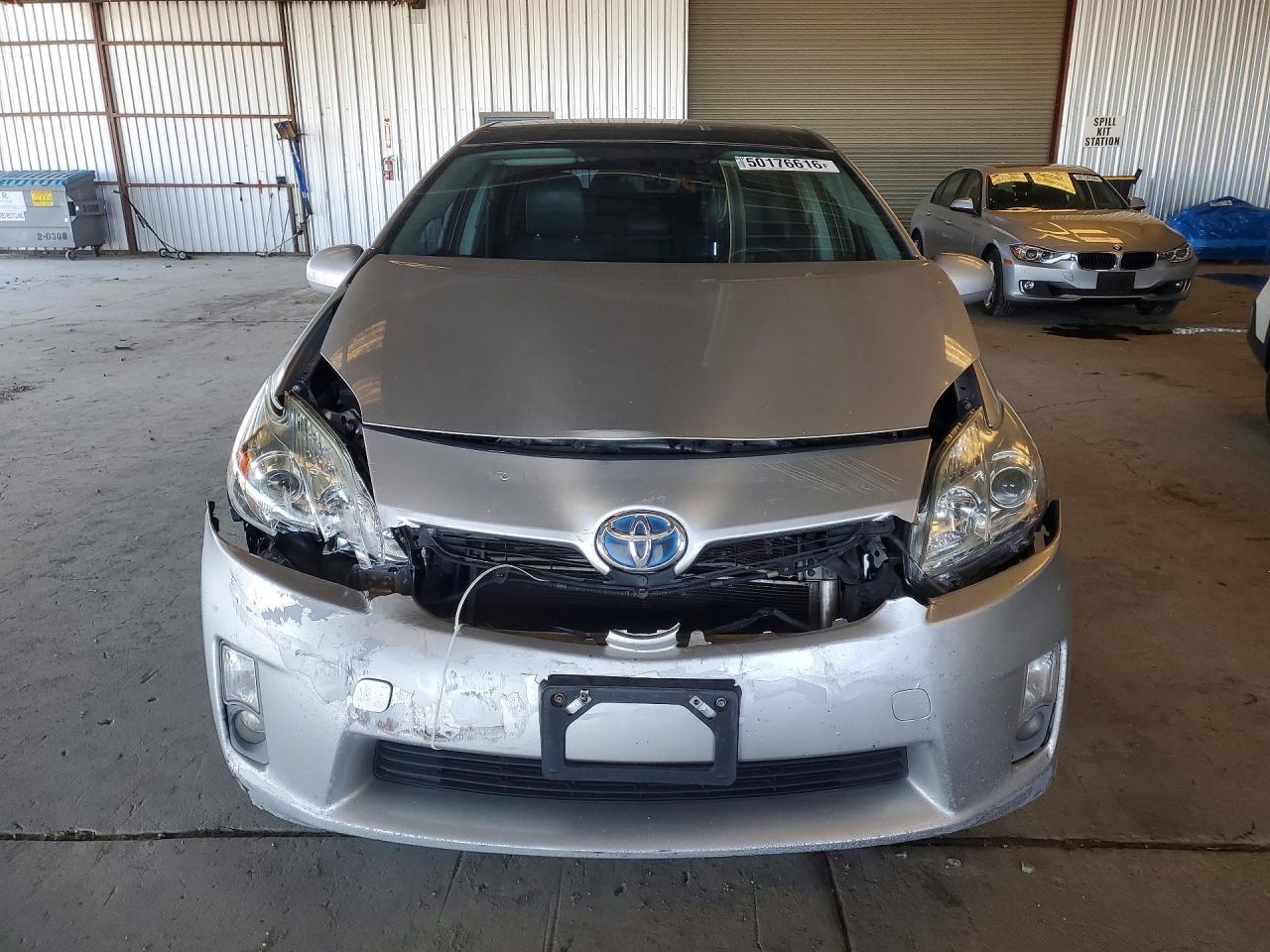 2010 Toyota Prius Iii Silver vin: JTDKN3DU3A0122670