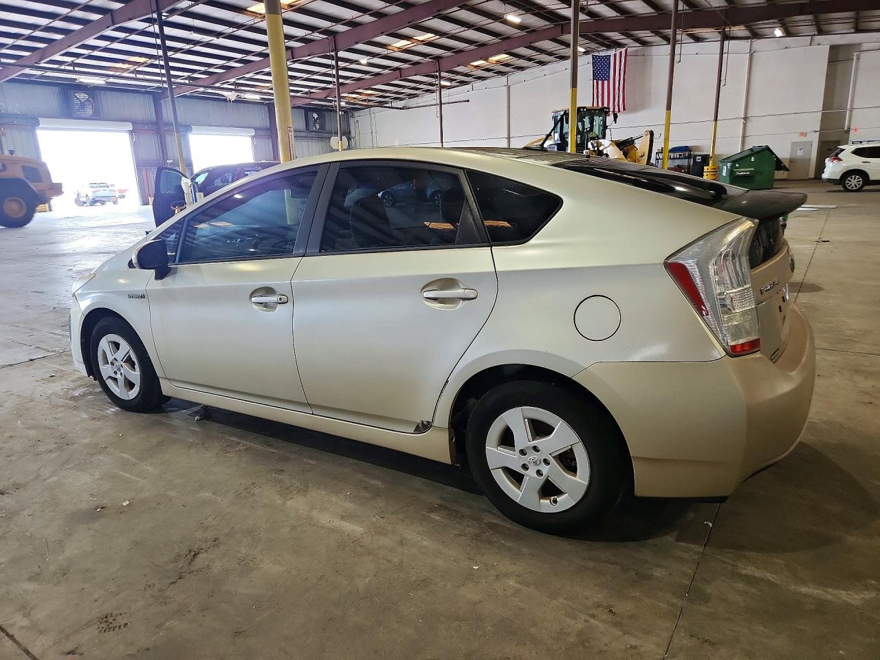 2011 Toyota Prius Two Gold vin: JTDKN3DU3B0256693
