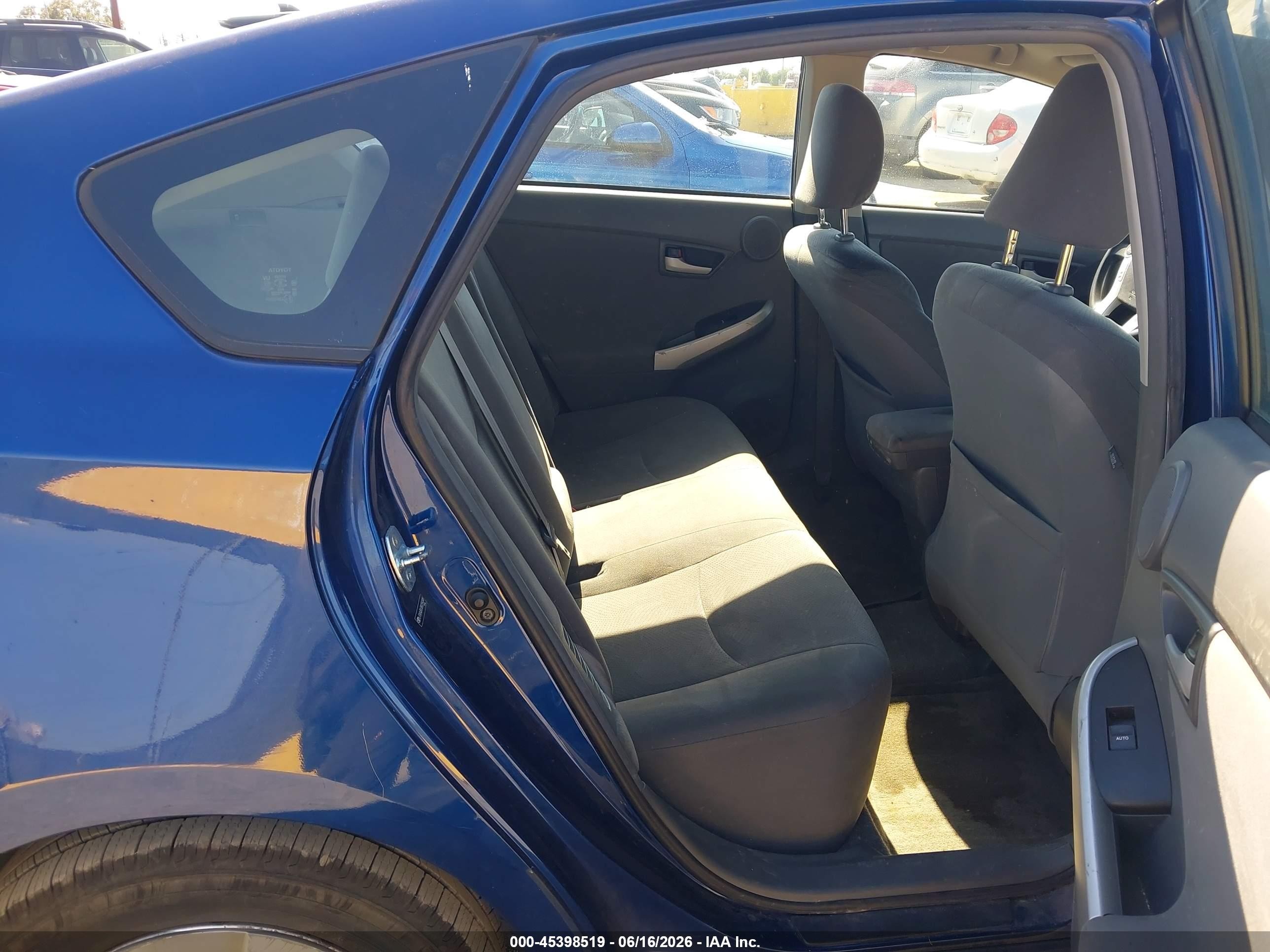 2011 Toyota Prius Three Blue vin: JTDKN3DU3B0259349