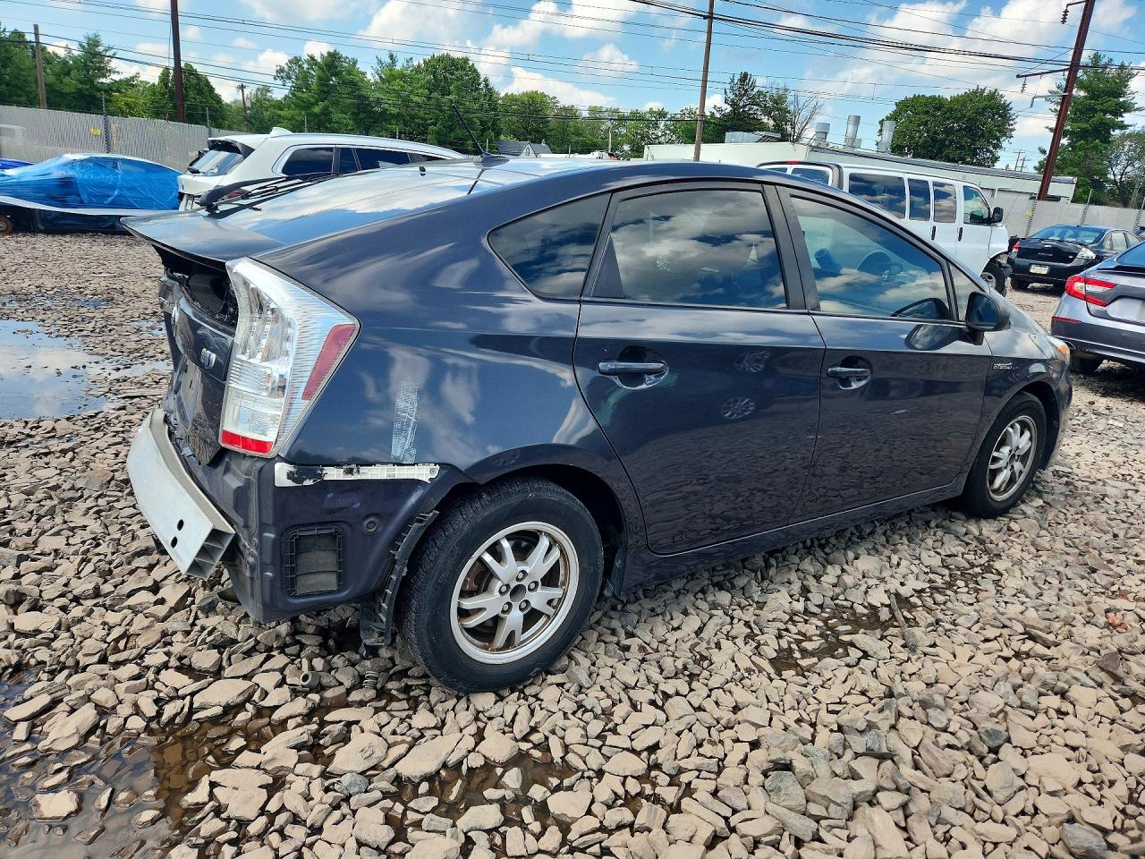 2011 Toyota Prius Two Gray vin: JTDKN3DU3B0287264