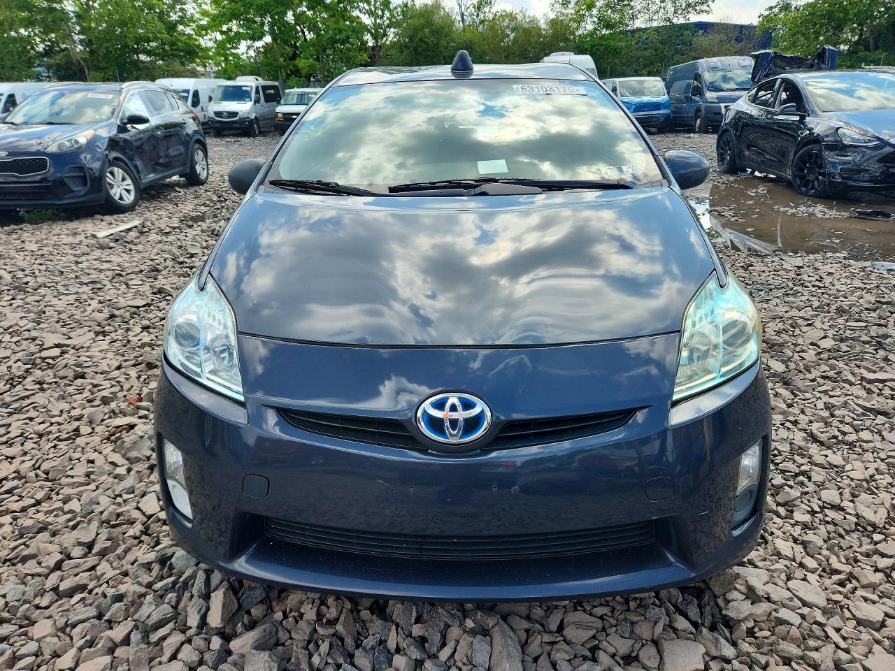 2011 Toyota Prius Two Gray vin: JTDKN3DU3B0287264