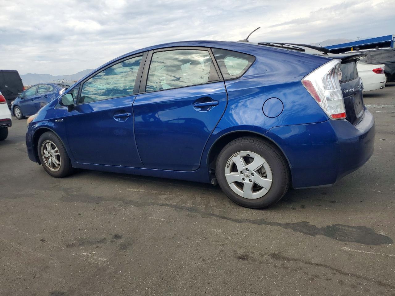 2011 Toyota Prius Three Blue vin: JTDKN3DU3B0309330