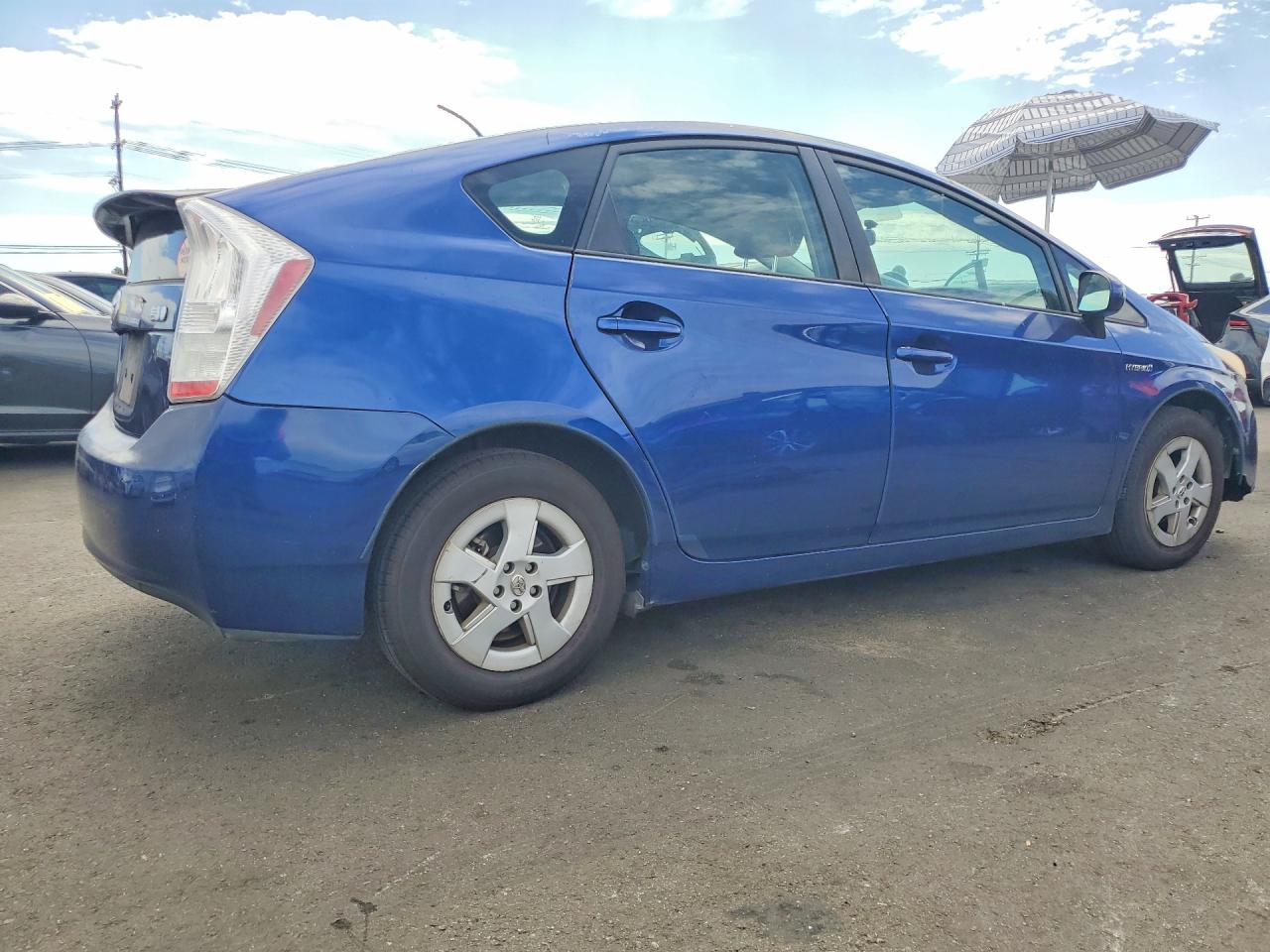 2011 Toyota Prius Three Blue vin: JTDKN3DU3B0309330
