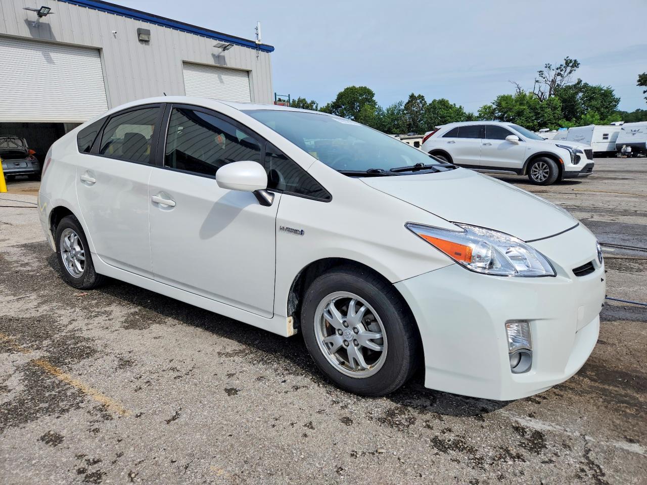2011 Toyota Prius Three White vin: JTDKN3DU3B0311949