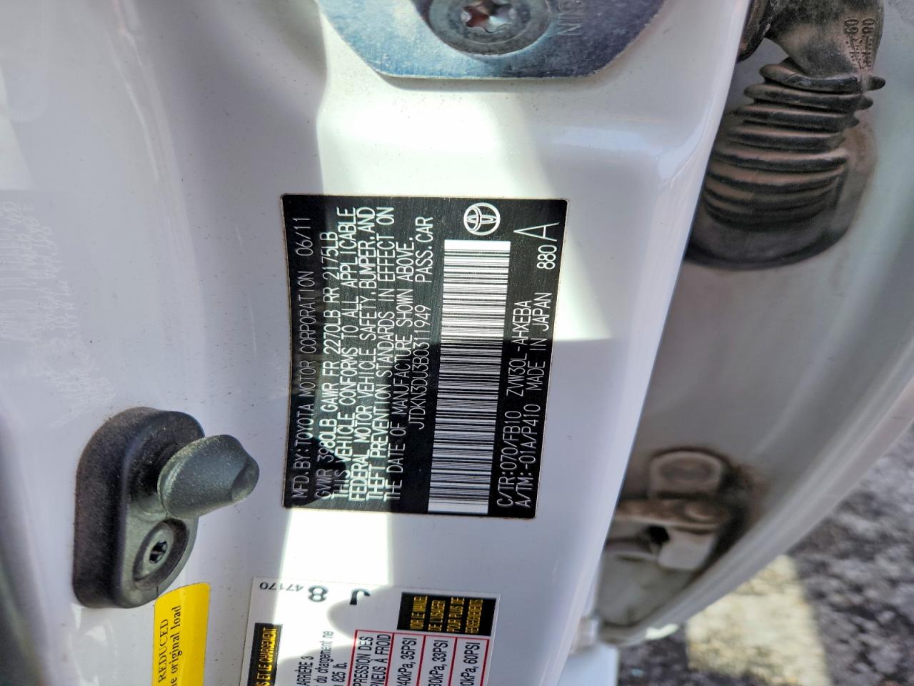 2011 Toyota Prius Three White vin: JTDKN3DU3B0311949