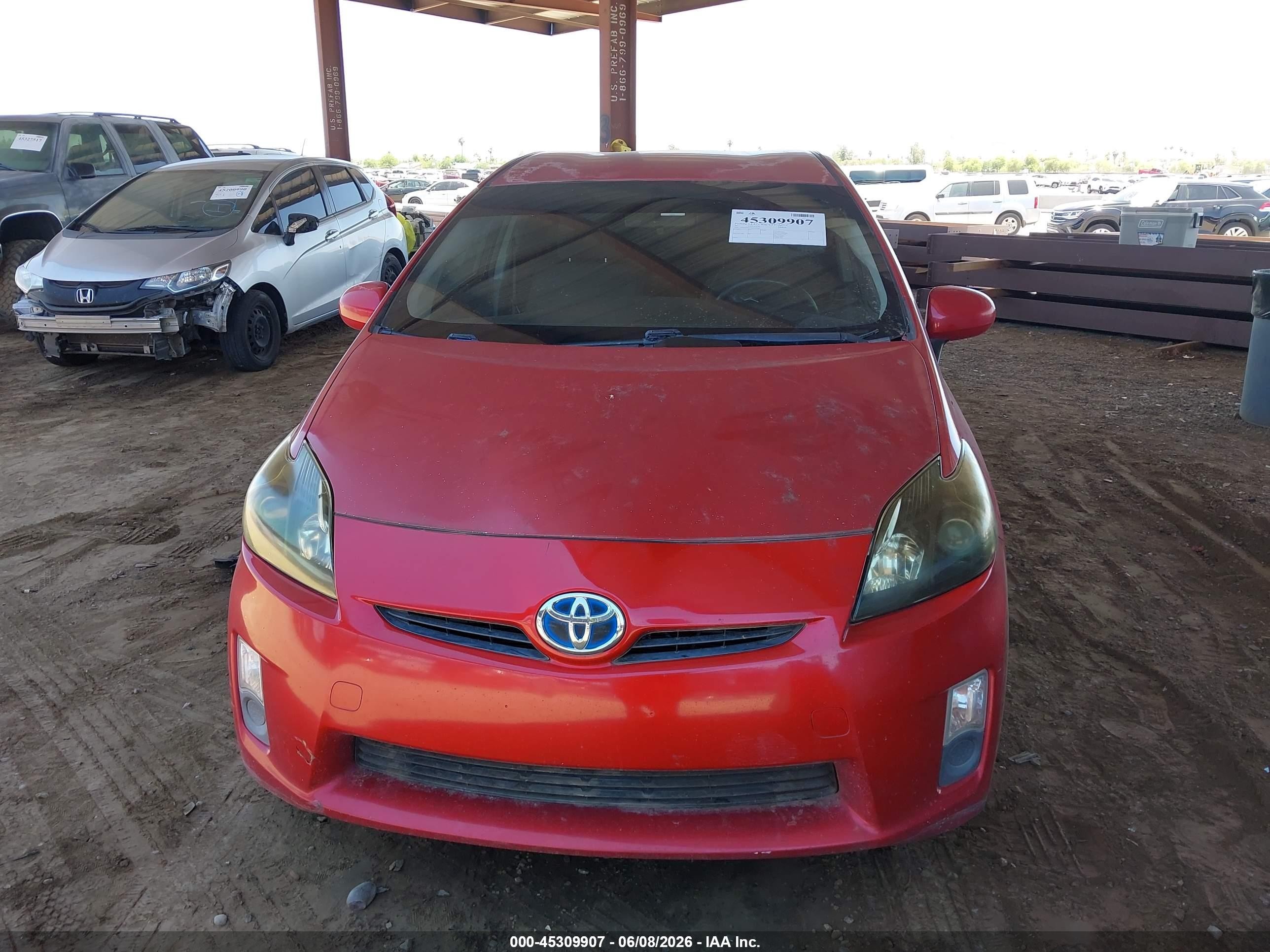 2011 Toyota Prius   Red vin: JTDKN3DU3B0321137
