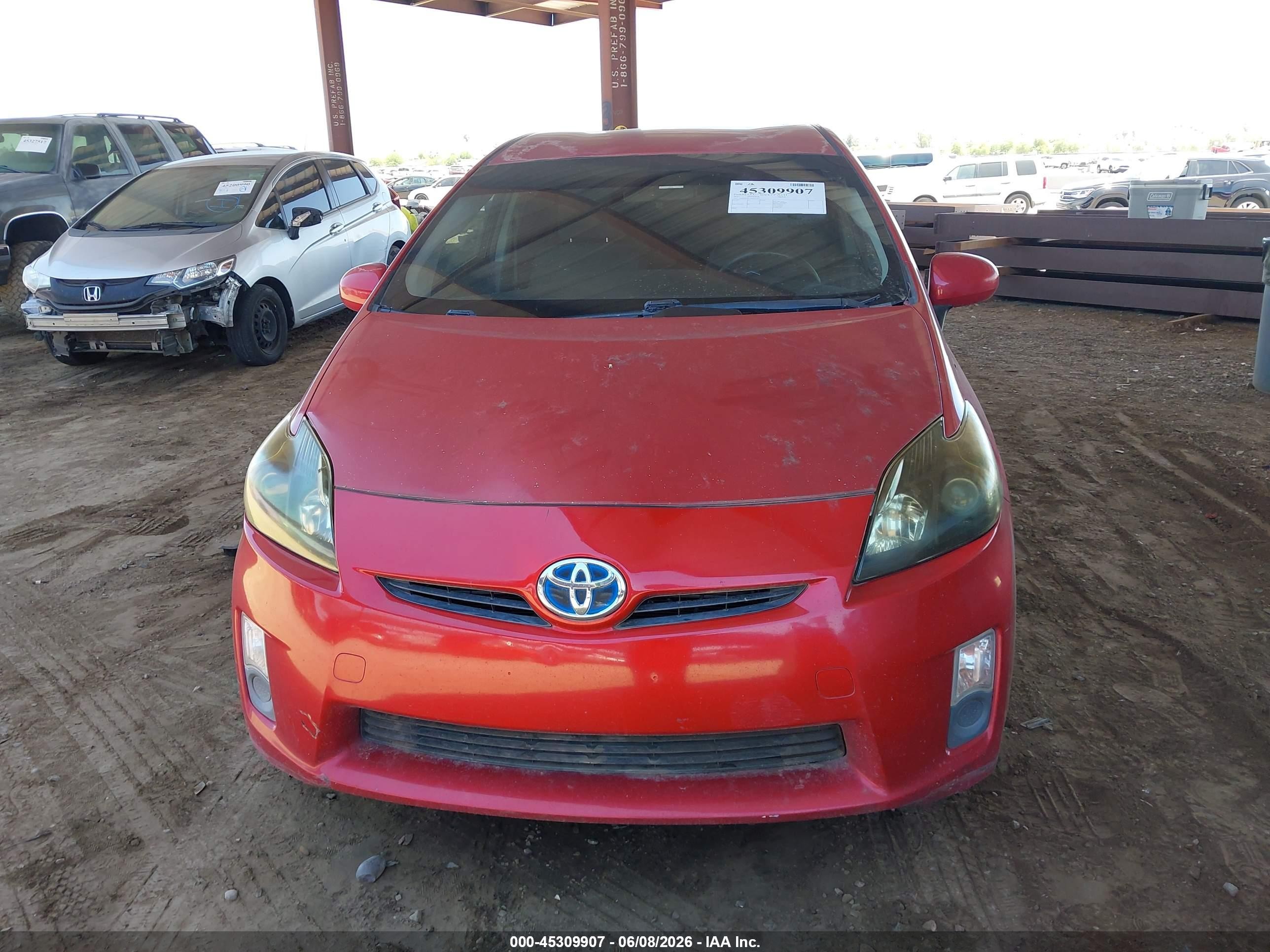 2011 Toyota Prius   Red vin: JTDKN3DU3B0321137