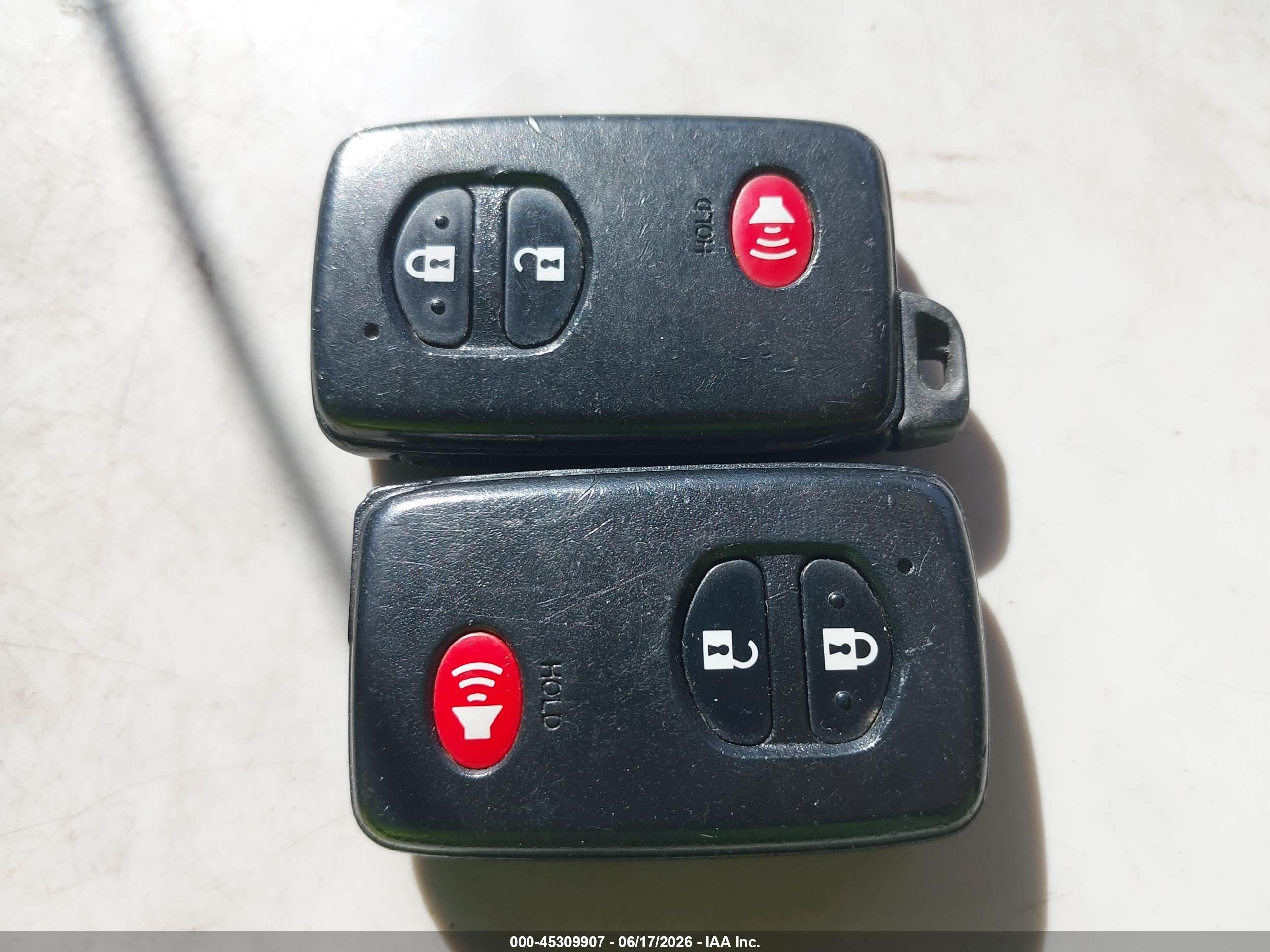 2011 Toyota Prius   Red vin: JTDKN3DU3B0321137