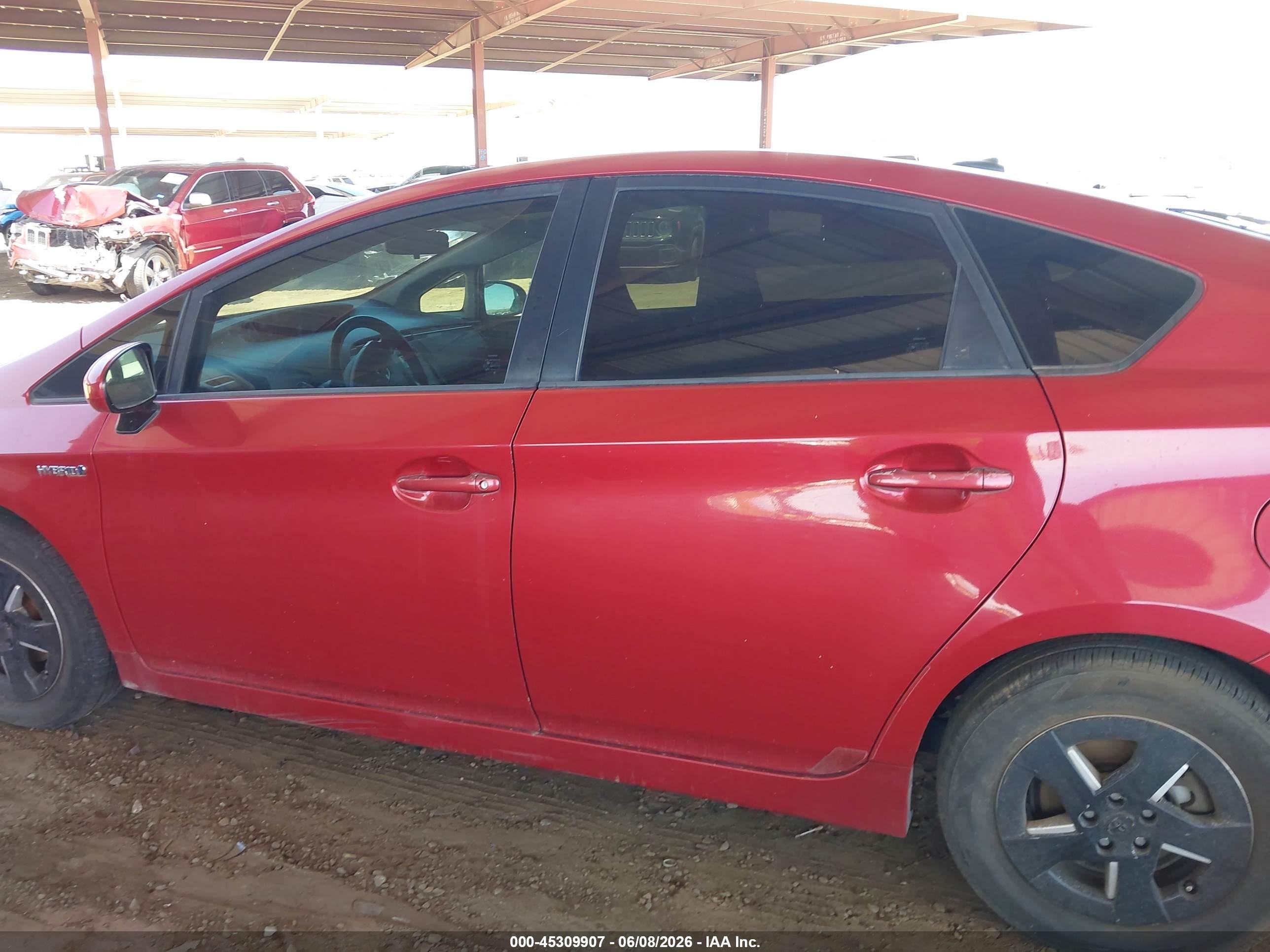 2011 Toyota Prius   Red vin: JTDKN3DU3B0321137