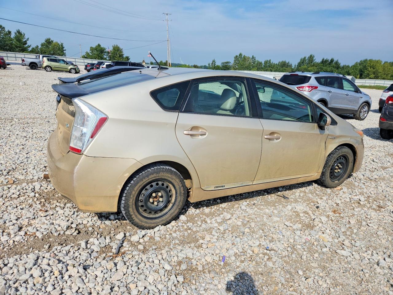 2011 Toyota Prius Two Gold vin: JTDKN3DU3B0323051