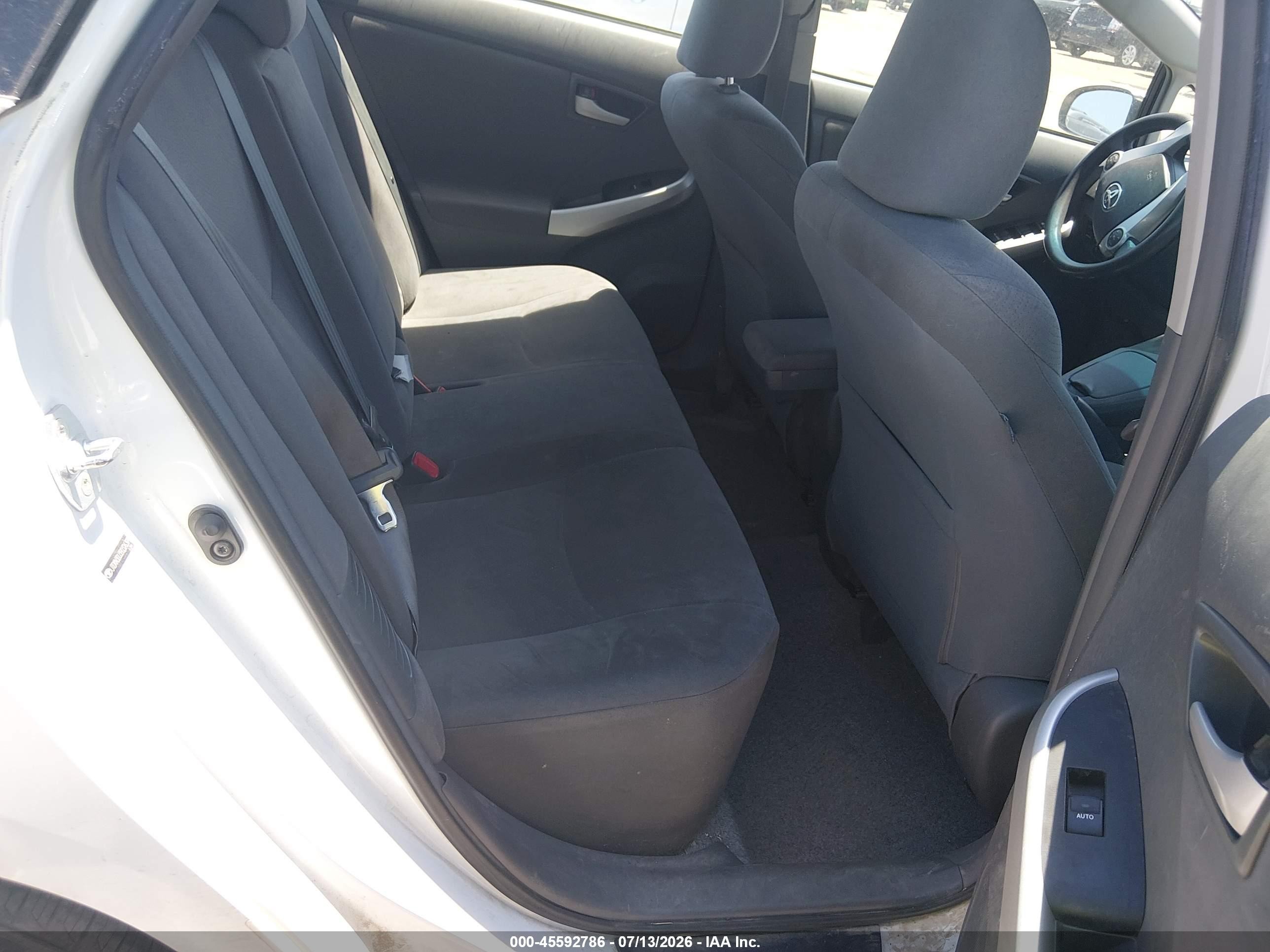 2011 Toyota Prius Two White vin: JTDKN3DU3B0326399