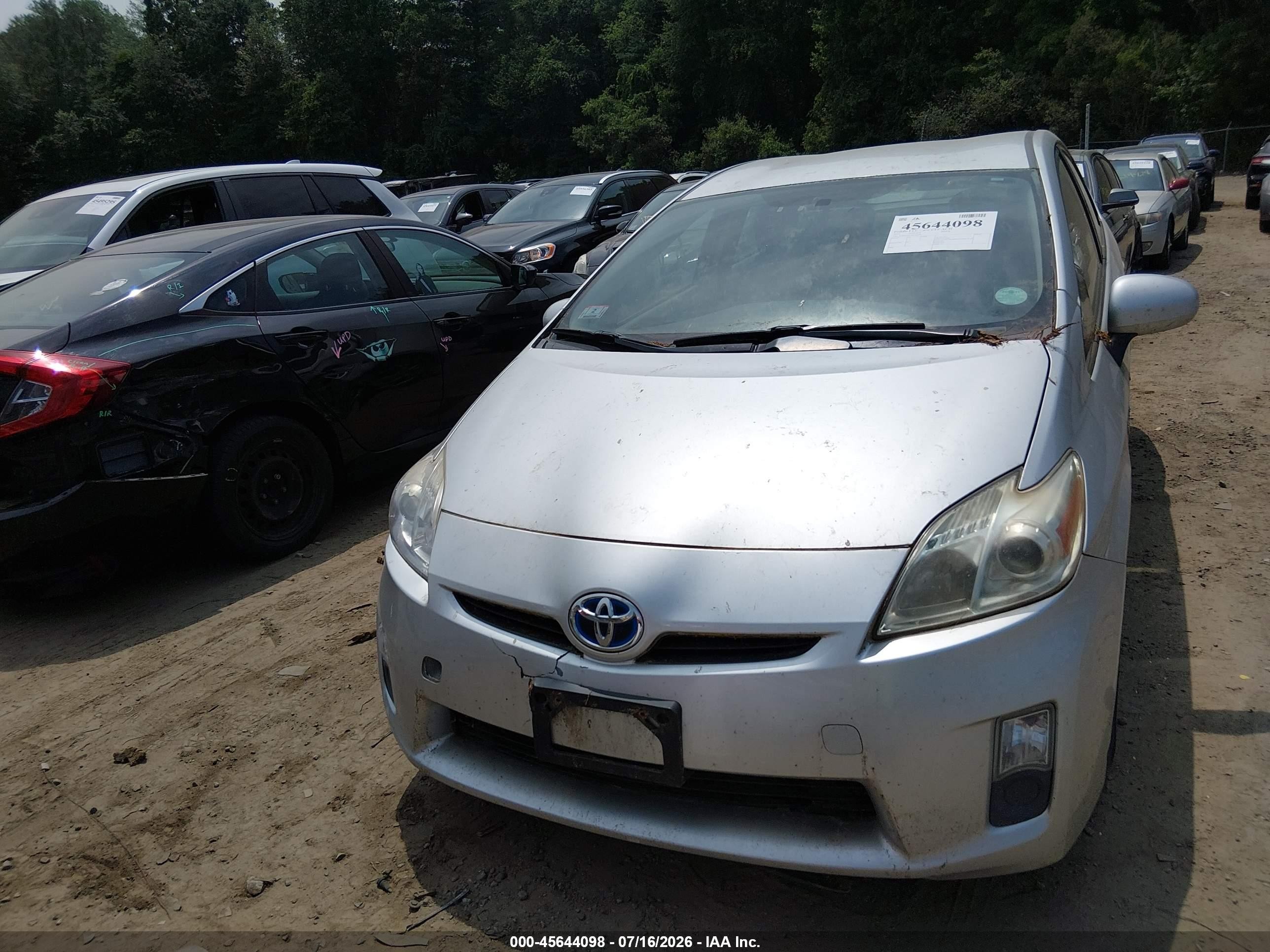 2011 Toyota Prius Three Серебряный vin: JTDKN3DU3B1404058