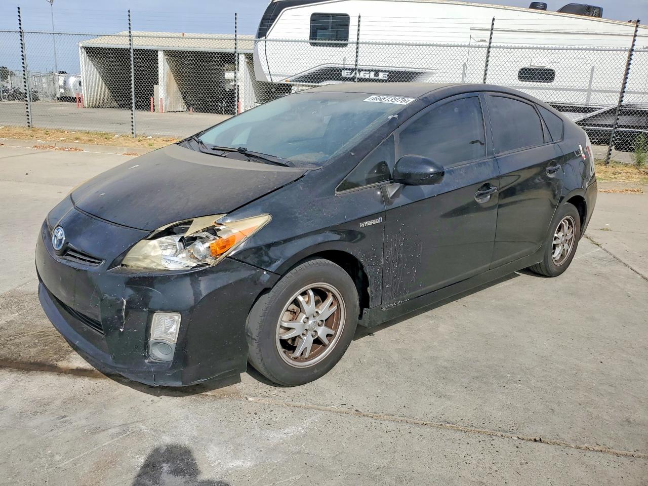 2011 Toyota Prius Two Черный vin: JTDKN3DU3B1455172