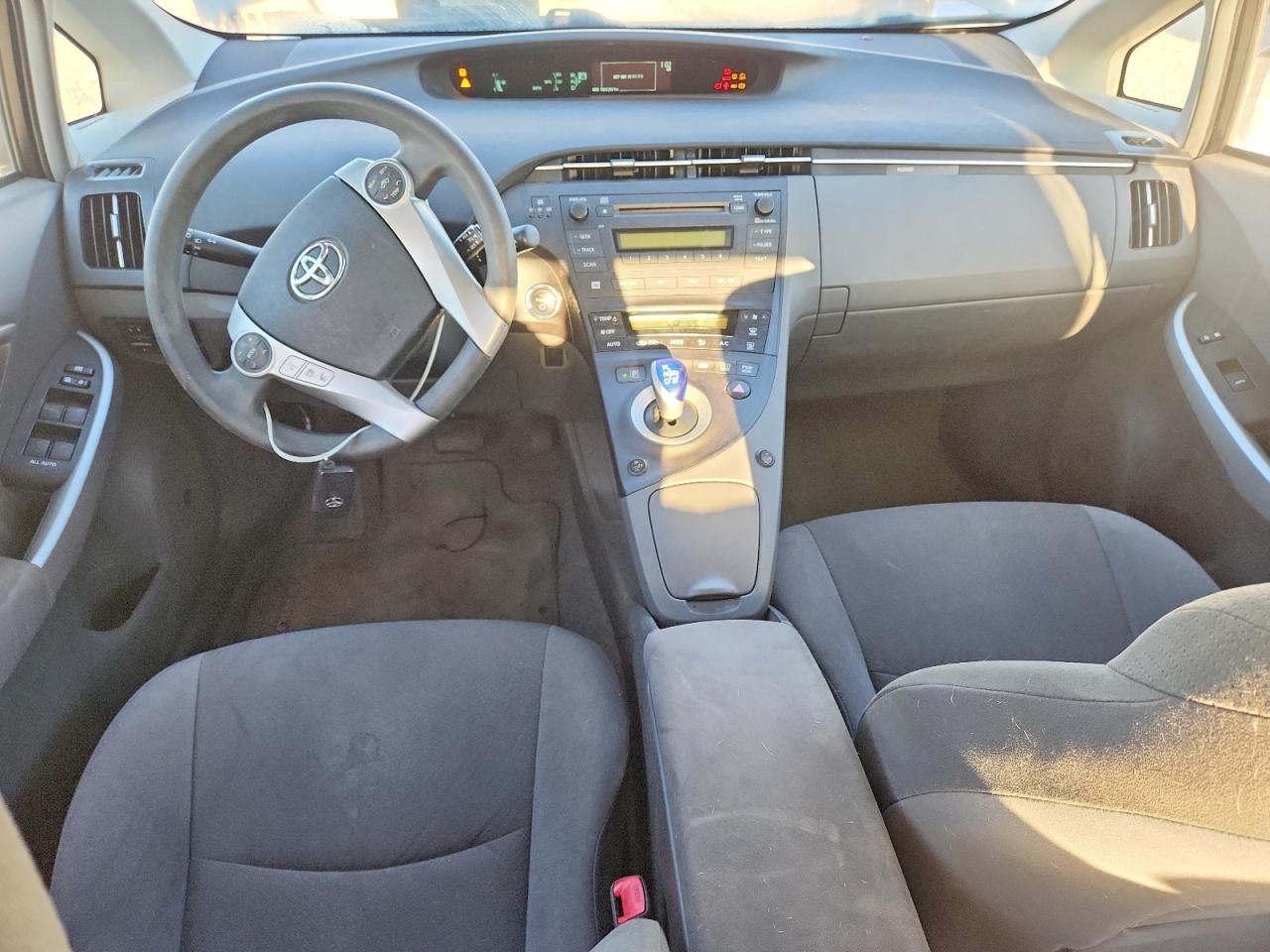 2011 Toyota Prius Three Silver vin: JTDKN3DU3B1477446