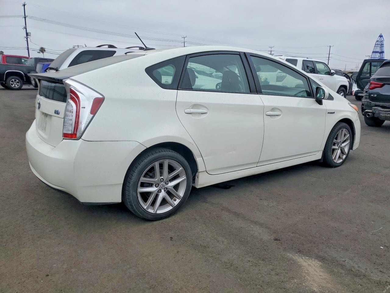 2011 Toyota Prius Four Белый vin: JTDKN3DU3B5322033