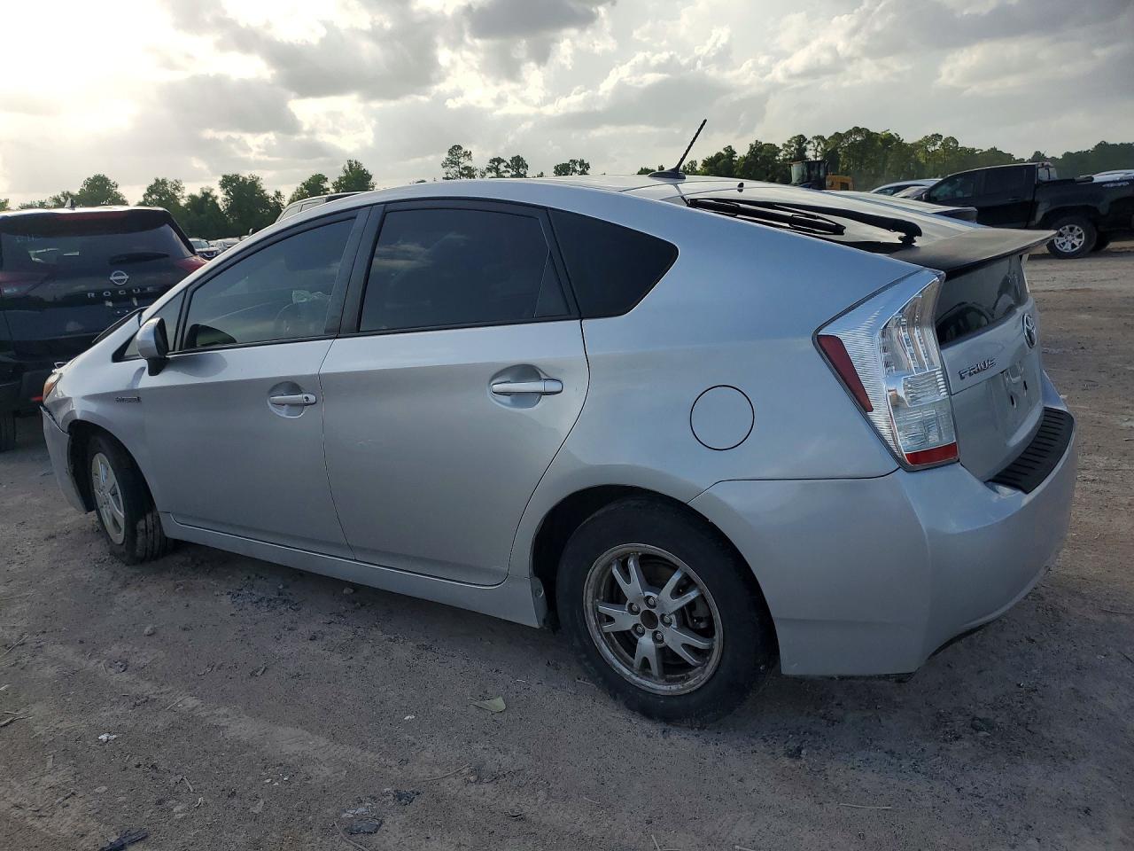 2011 Toyota Prius Three Серебряный vin: JTDKN3DU3B5328124