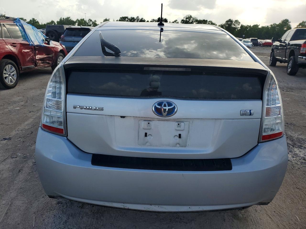 2011 Toyota Prius Three Серебряный vin: JTDKN3DU3B5328124