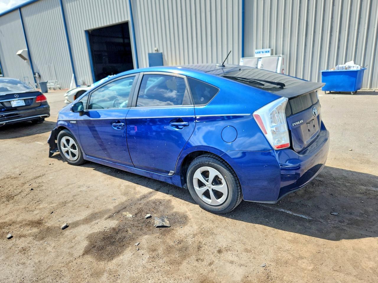 2011 Toyota Prius Two Blue vin: JTDKN3DU3B5340385