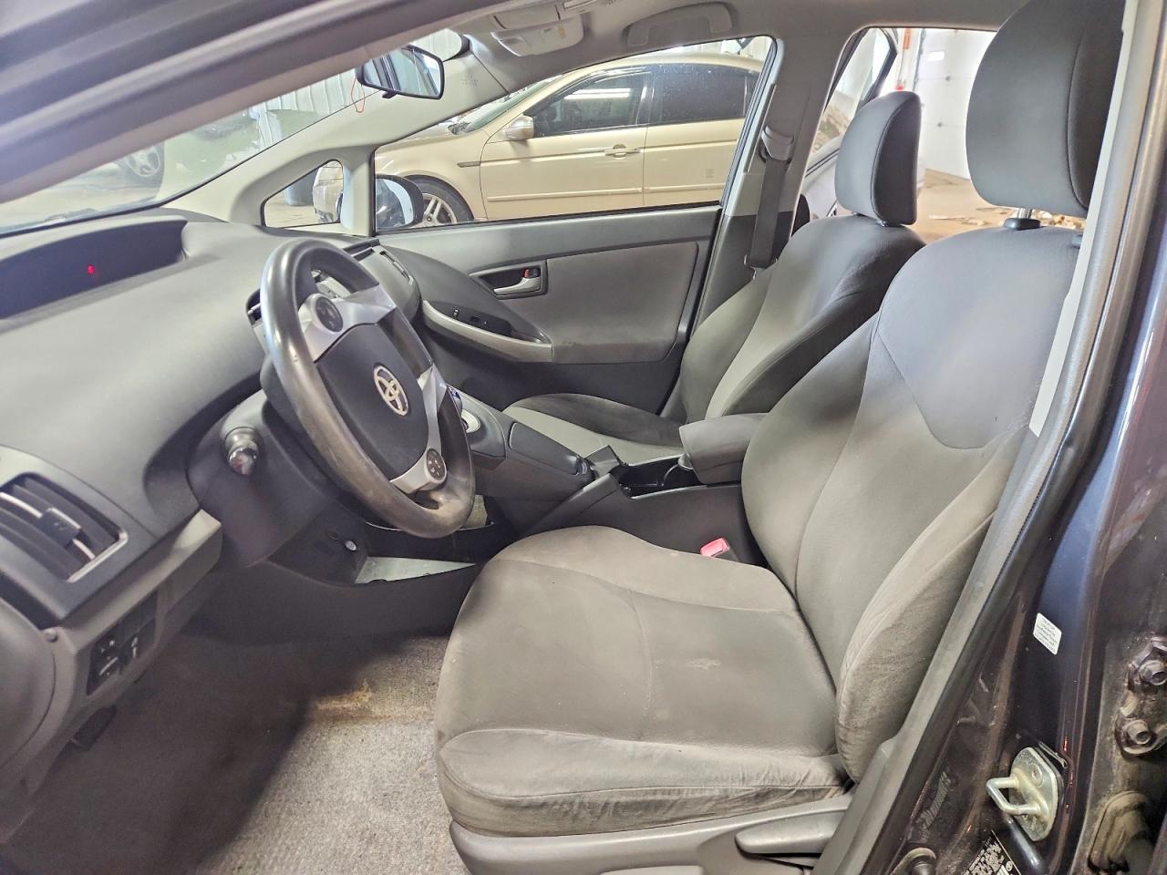 2011 Toyota Prius Two Серый vin: JTDKN3DU3B5356800