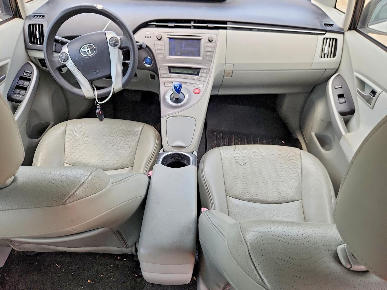 2012 Toyota Prius Three Белый vin: JTDKN3DU3C0333242