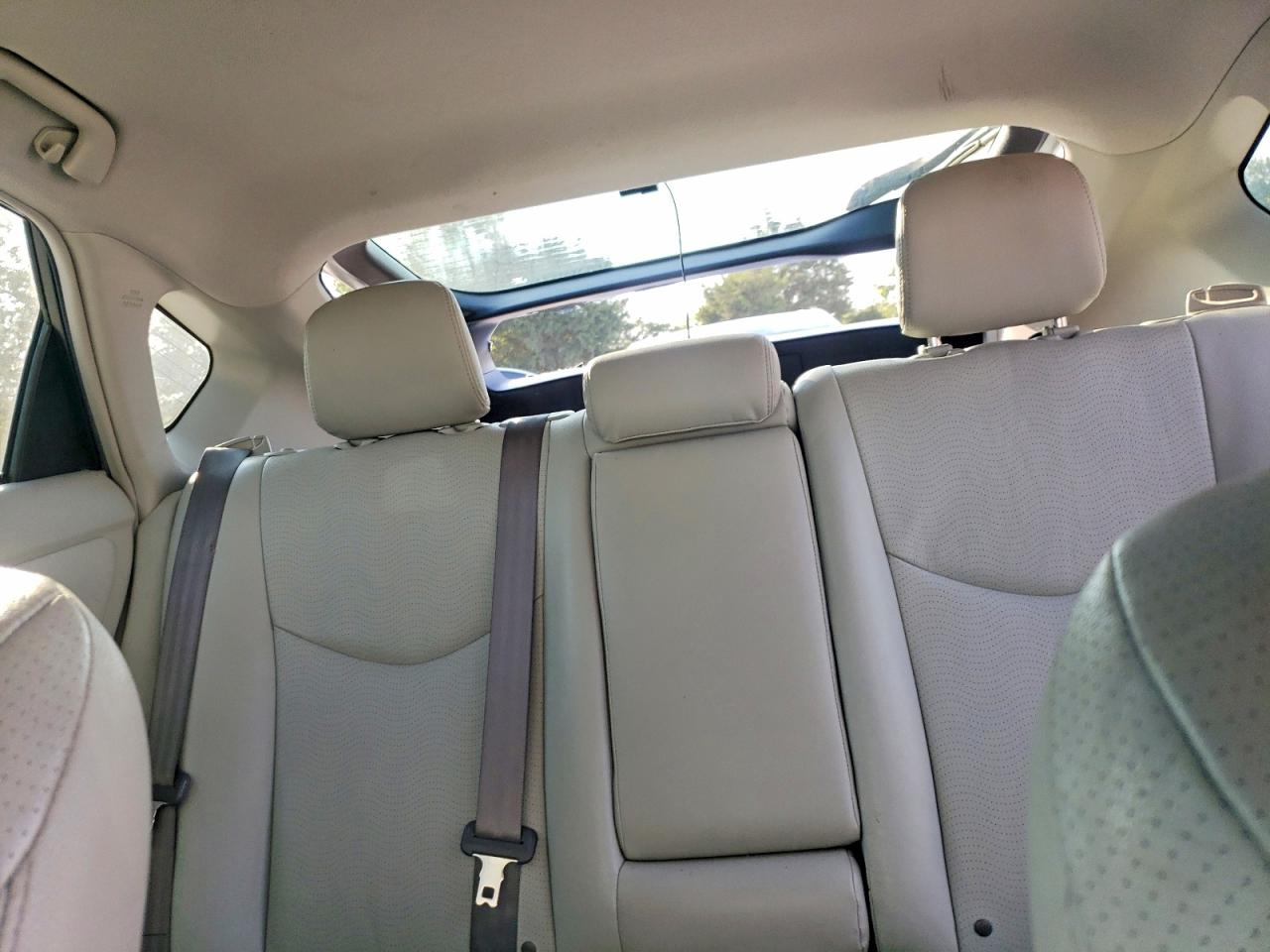 2012 Toyota Prius Three White vin: JTDKN3DU3C1530146