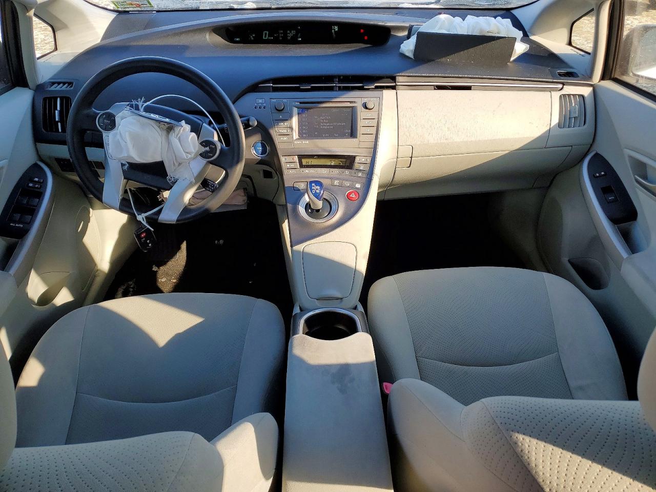 2012 Toyota Prius Серебряный vin: JTDKN3DU3C1556682