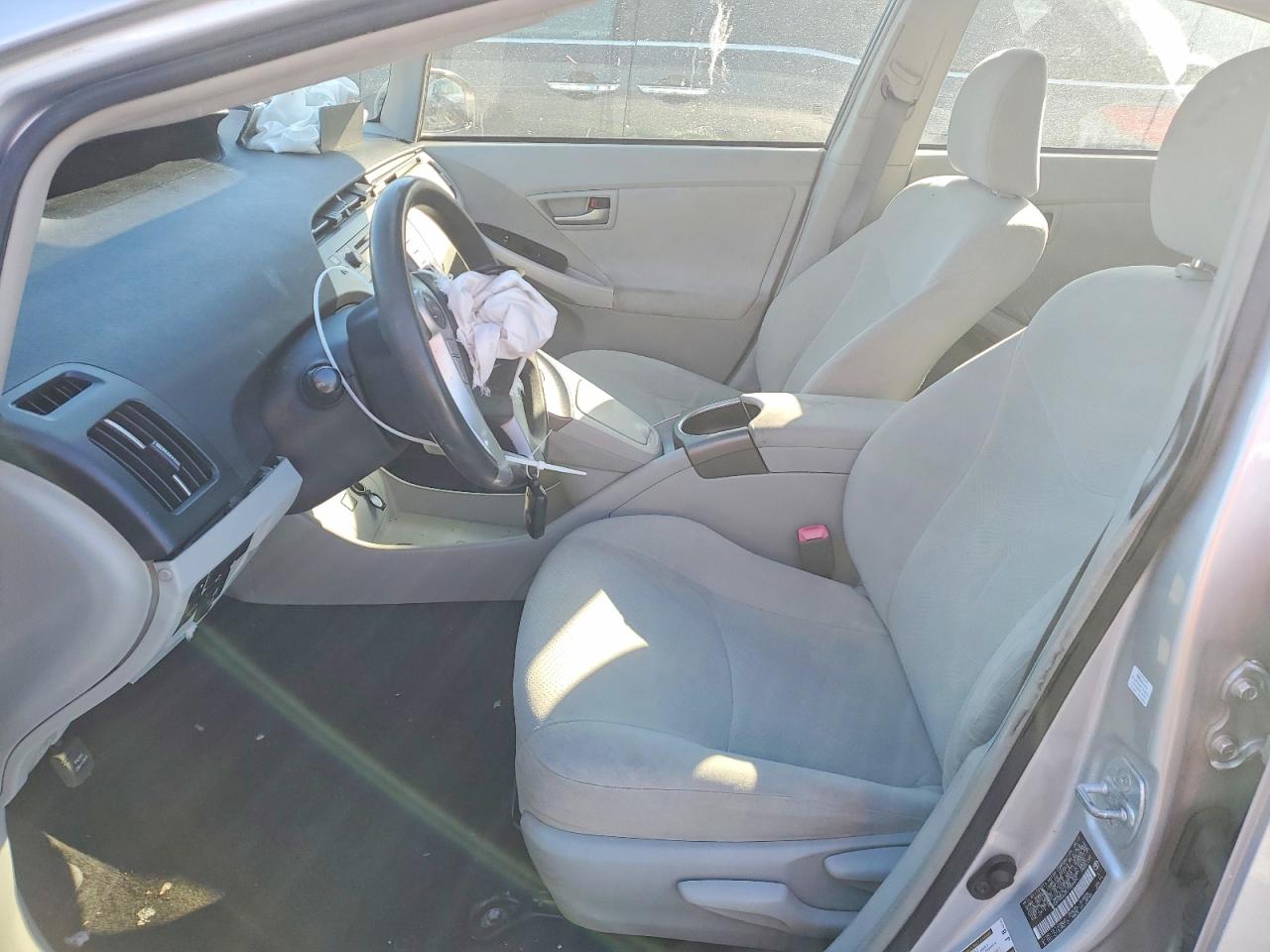2012 Toyota Prius Серебряный vin: JTDKN3DU3C1556682
