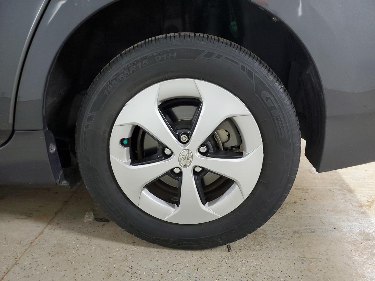 2012 Toyota Prius Four Угольный vin: JTDKN3DU3C1581050 Damage: Left Rear Wheel Cover, Curb Rash, 3 To 4 Inches
