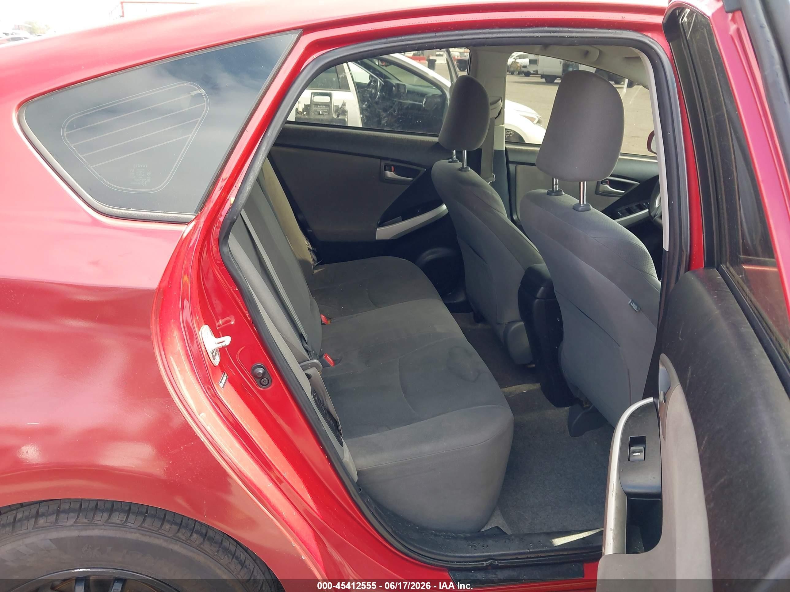2012 Toyota Prius Two Красный vin: JTDKN3DU3C5429410