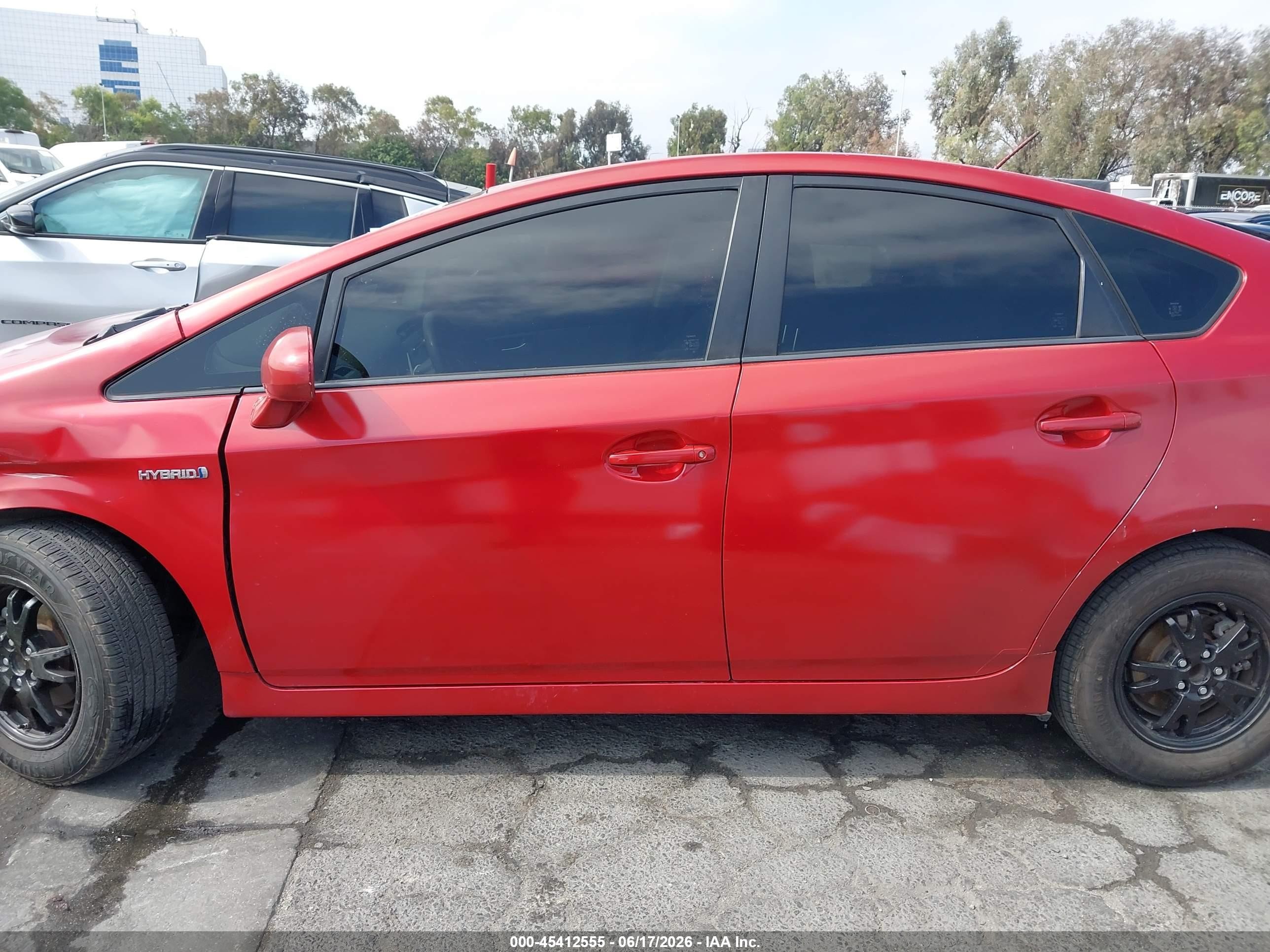 2012 Toyota Prius Two Красный vin: JTDKN3DU3C5429410