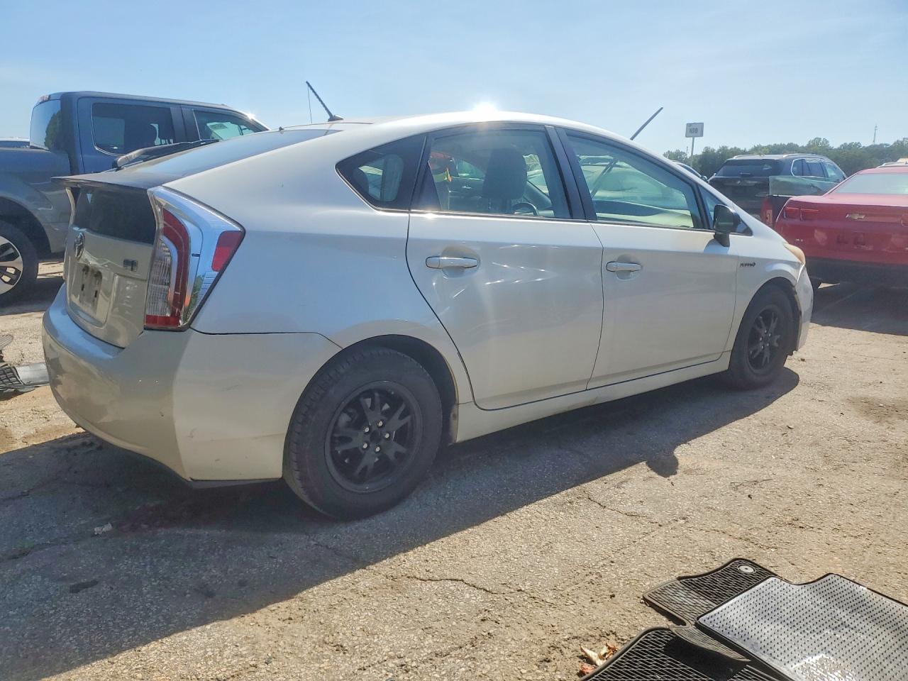 2012 Toyota Prius Two White vin: JTDKN3DU3C5451746