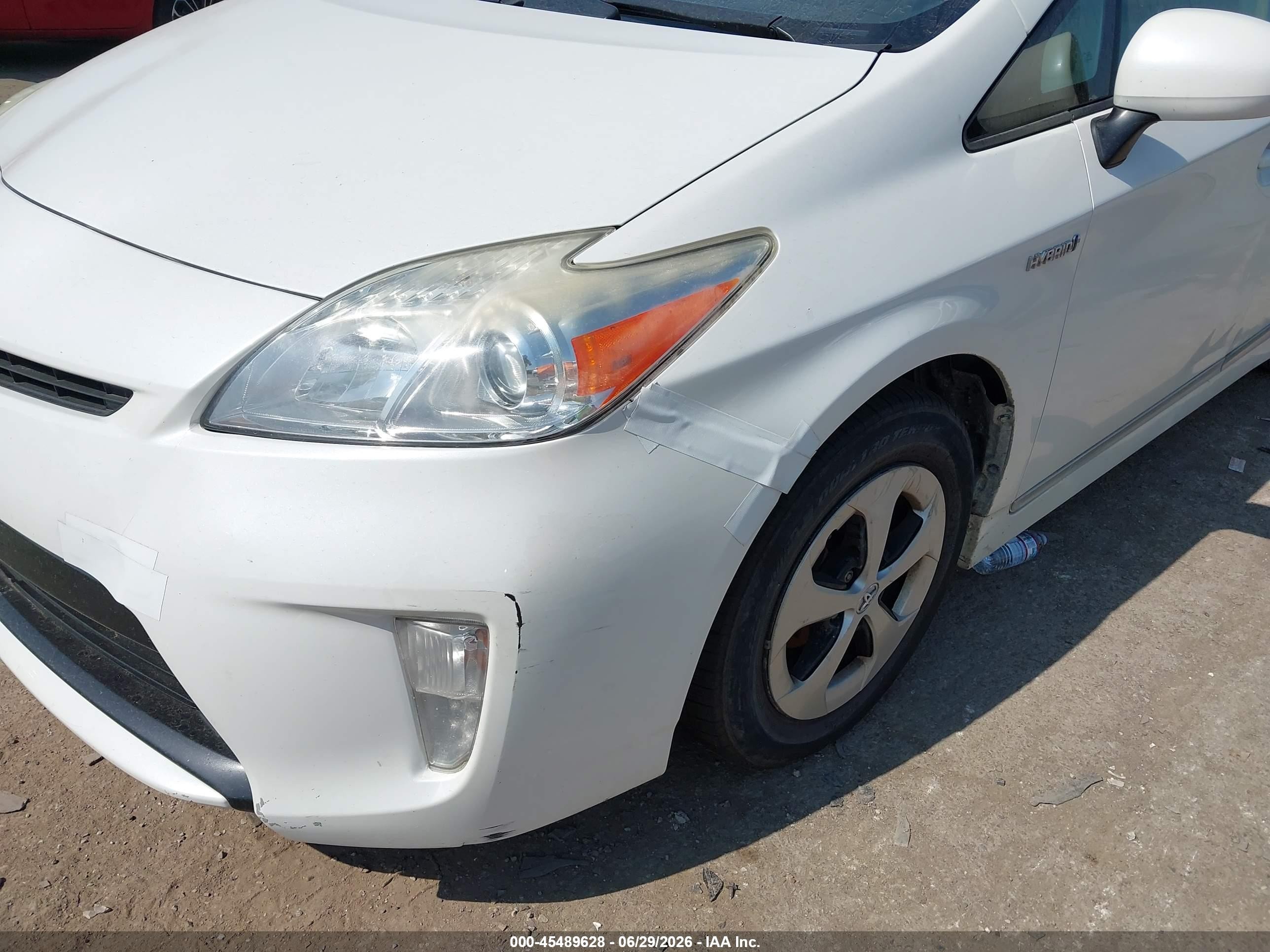 2012 Toyota Prius Two White vin: JTDKN3DU3C5471575