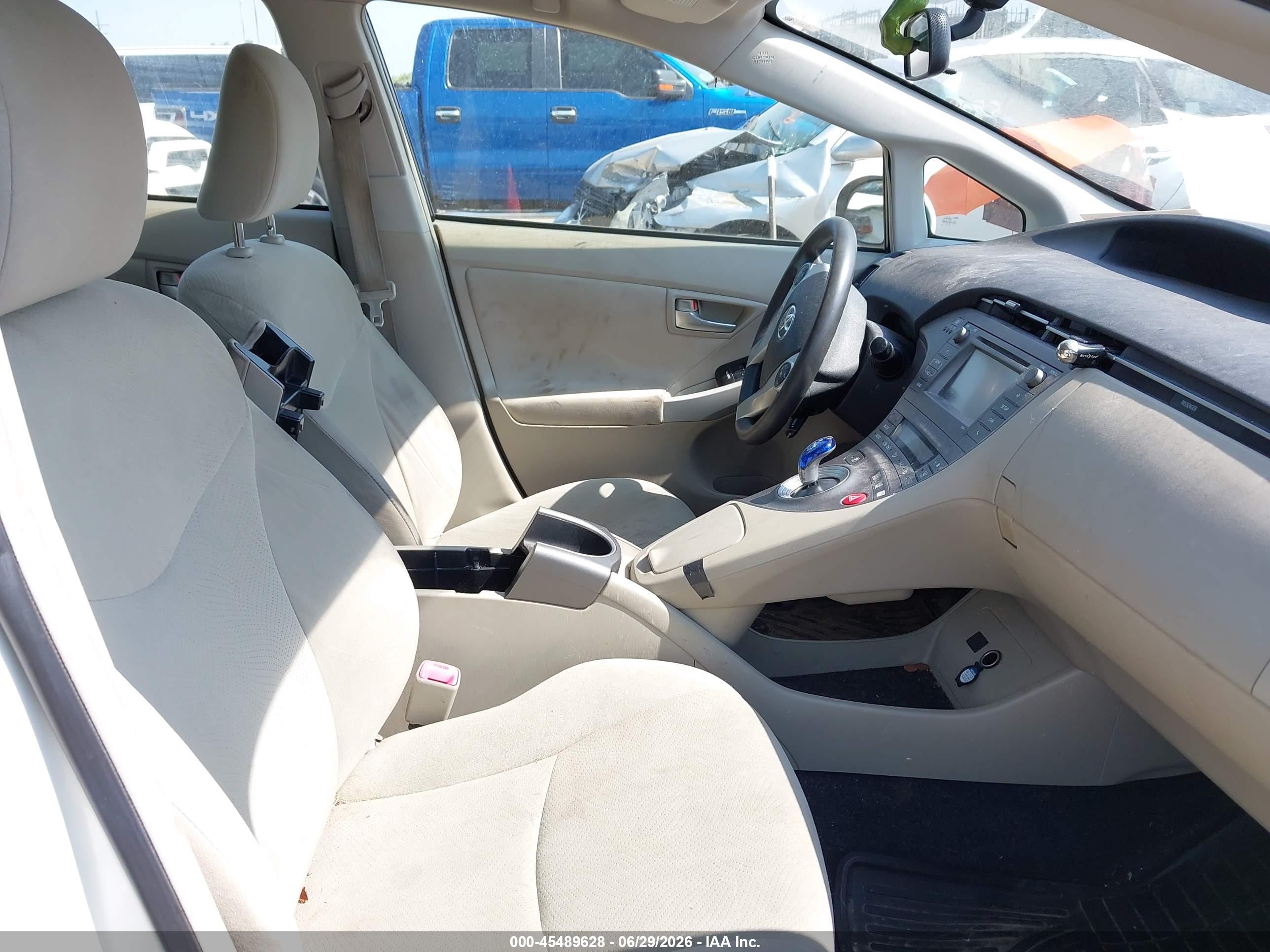 2012 Toyota Prius Two White vin: JTDKN3DU3C5471575
