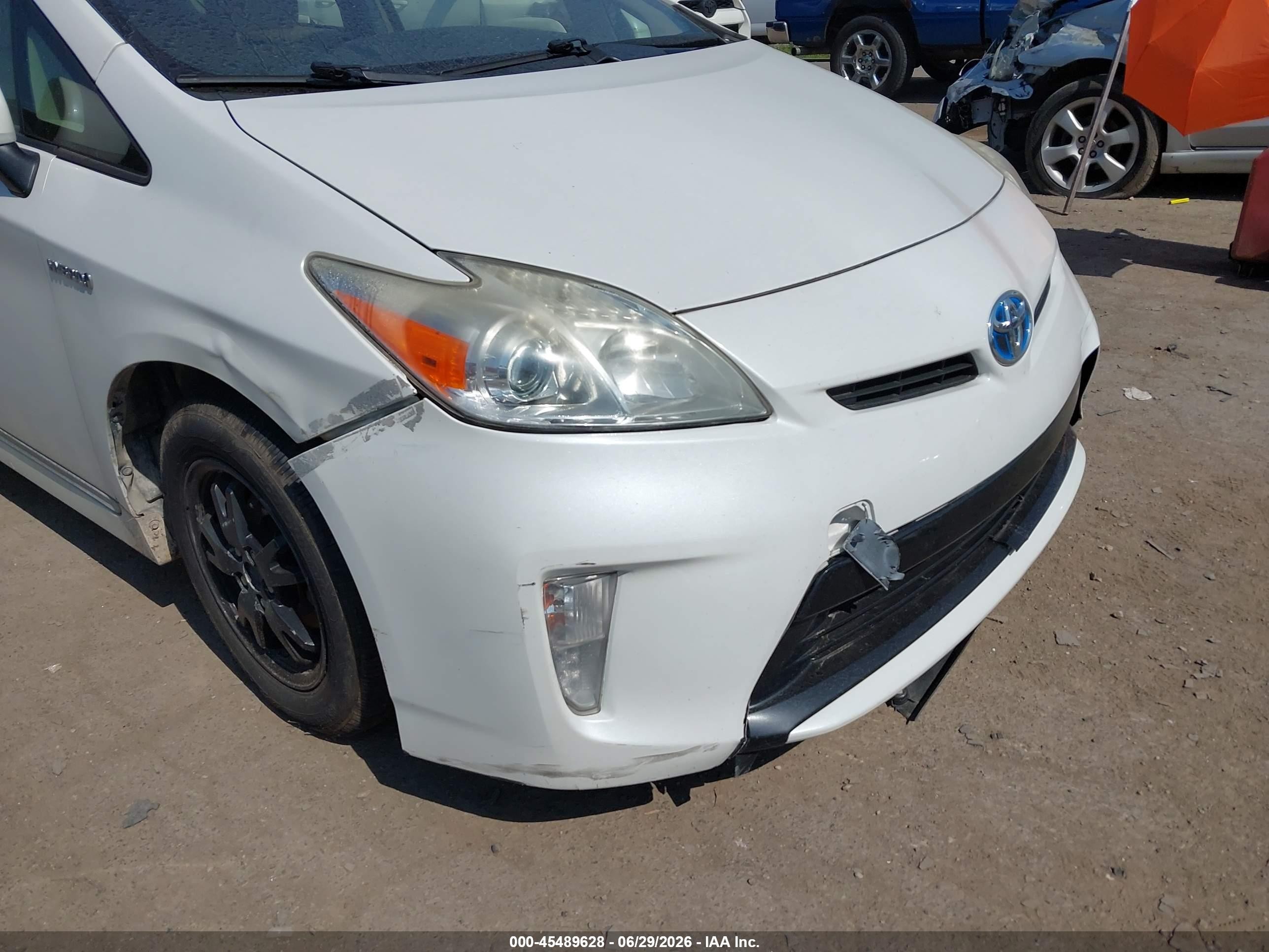 2012 Toyota Prius Two White vin: JTDKN3DU3C5471575