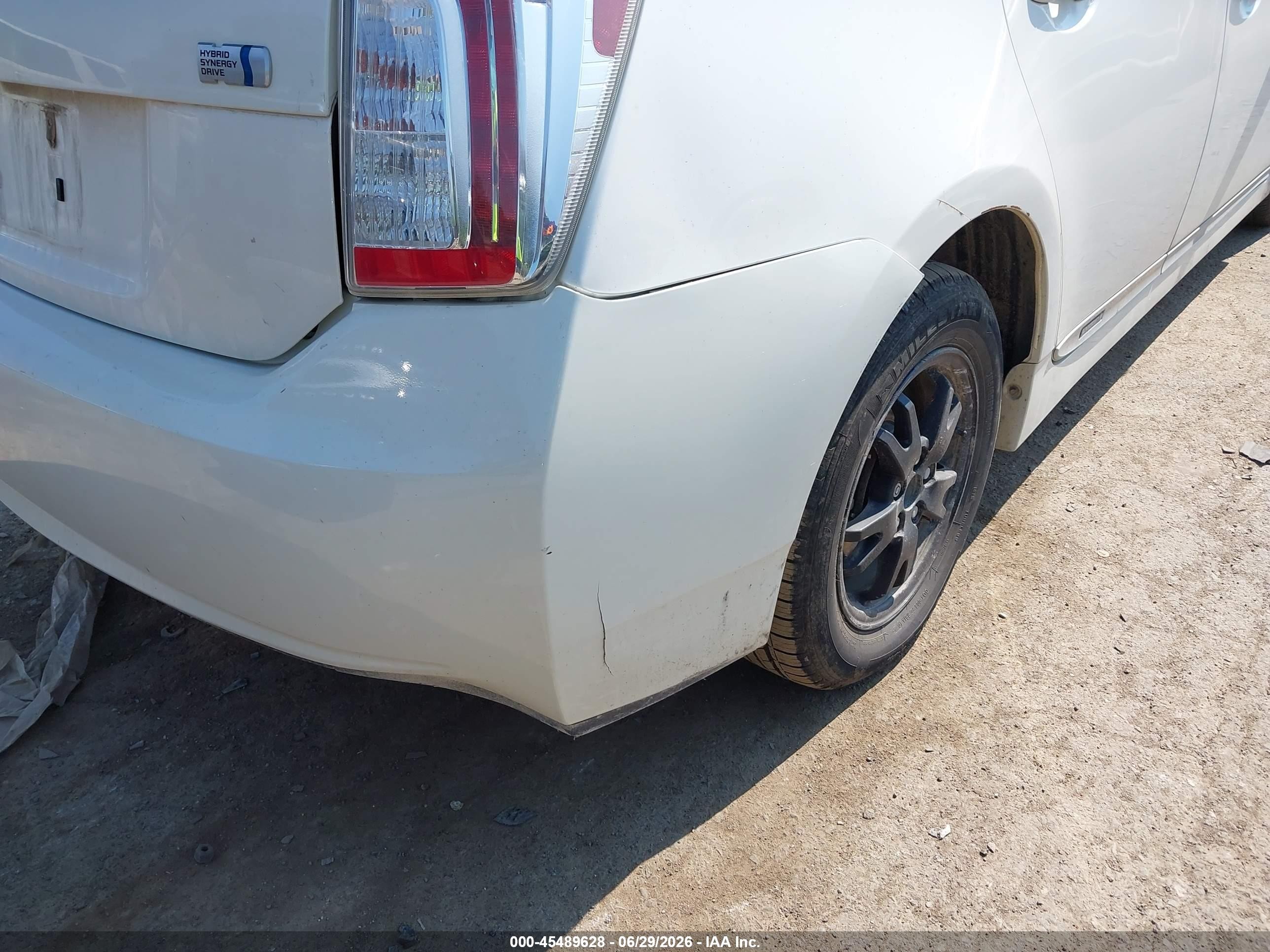 2012 Toyota Prius Two White vin: JTDKN3DU3C5471575