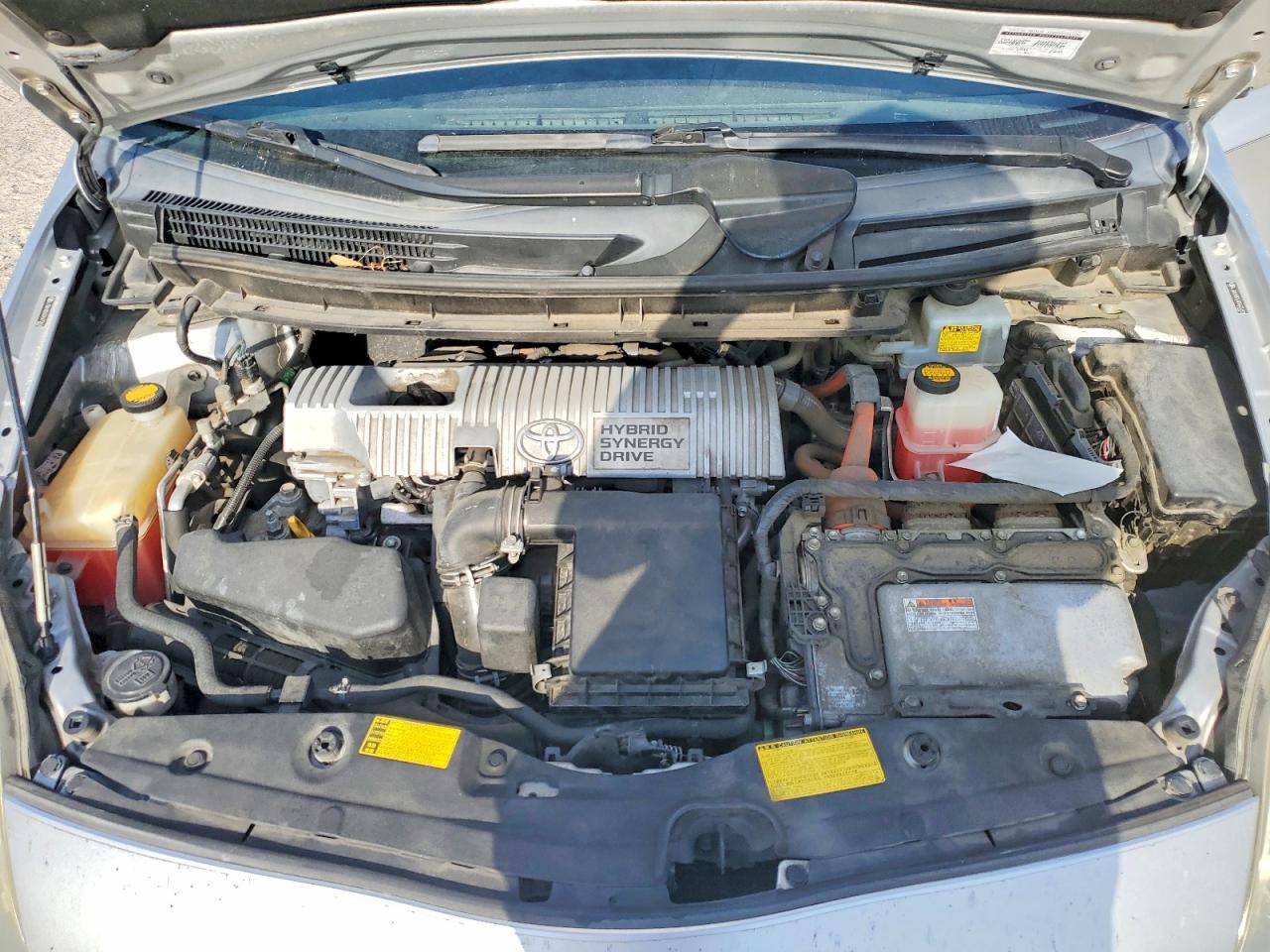 2012 Toyota Prius Two Серебряный vin: JTDKN3DU3C5472452