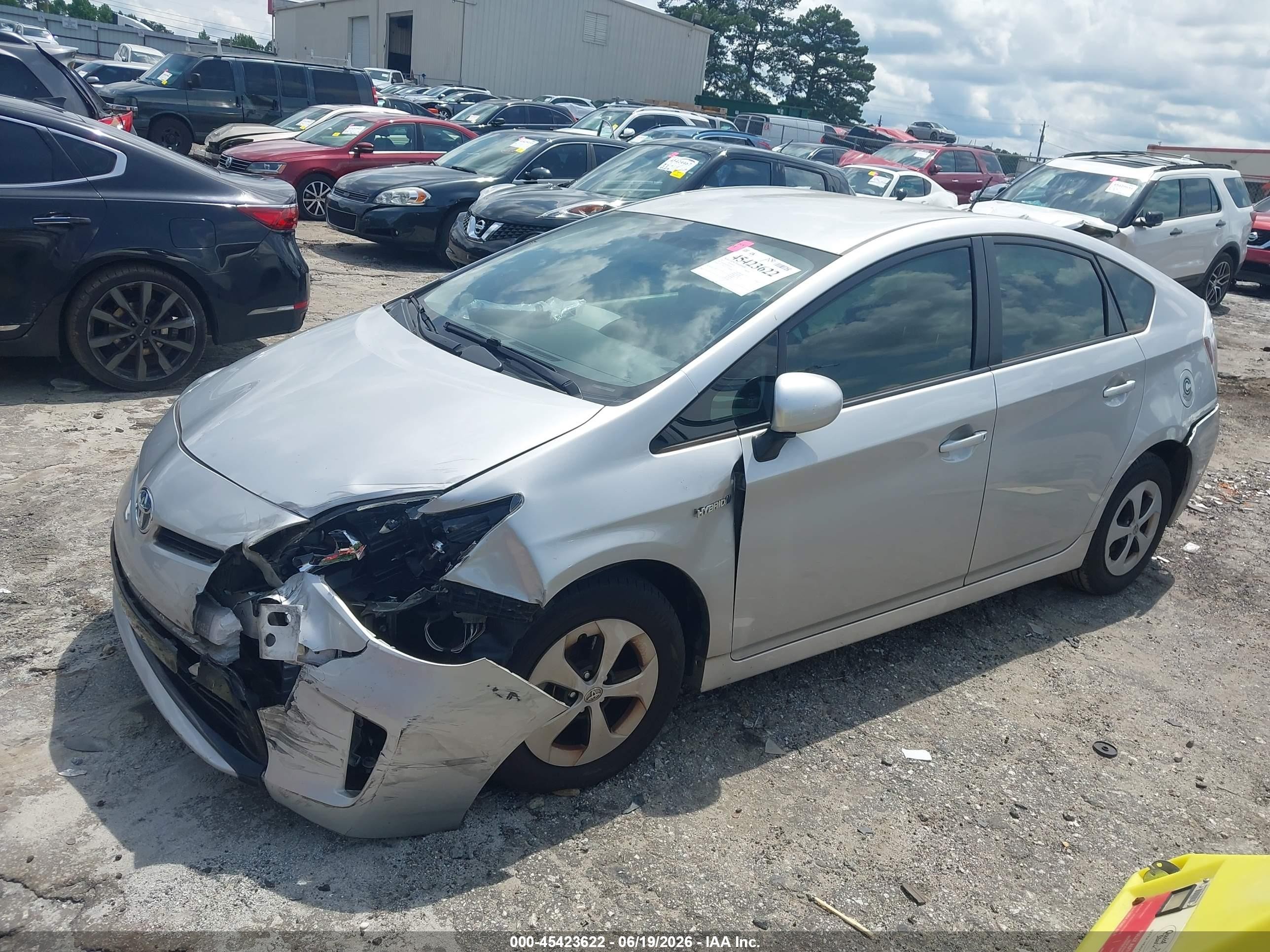 2013 Toyota Prius Two Серебряный vin: JTDKN3DU3D0347241