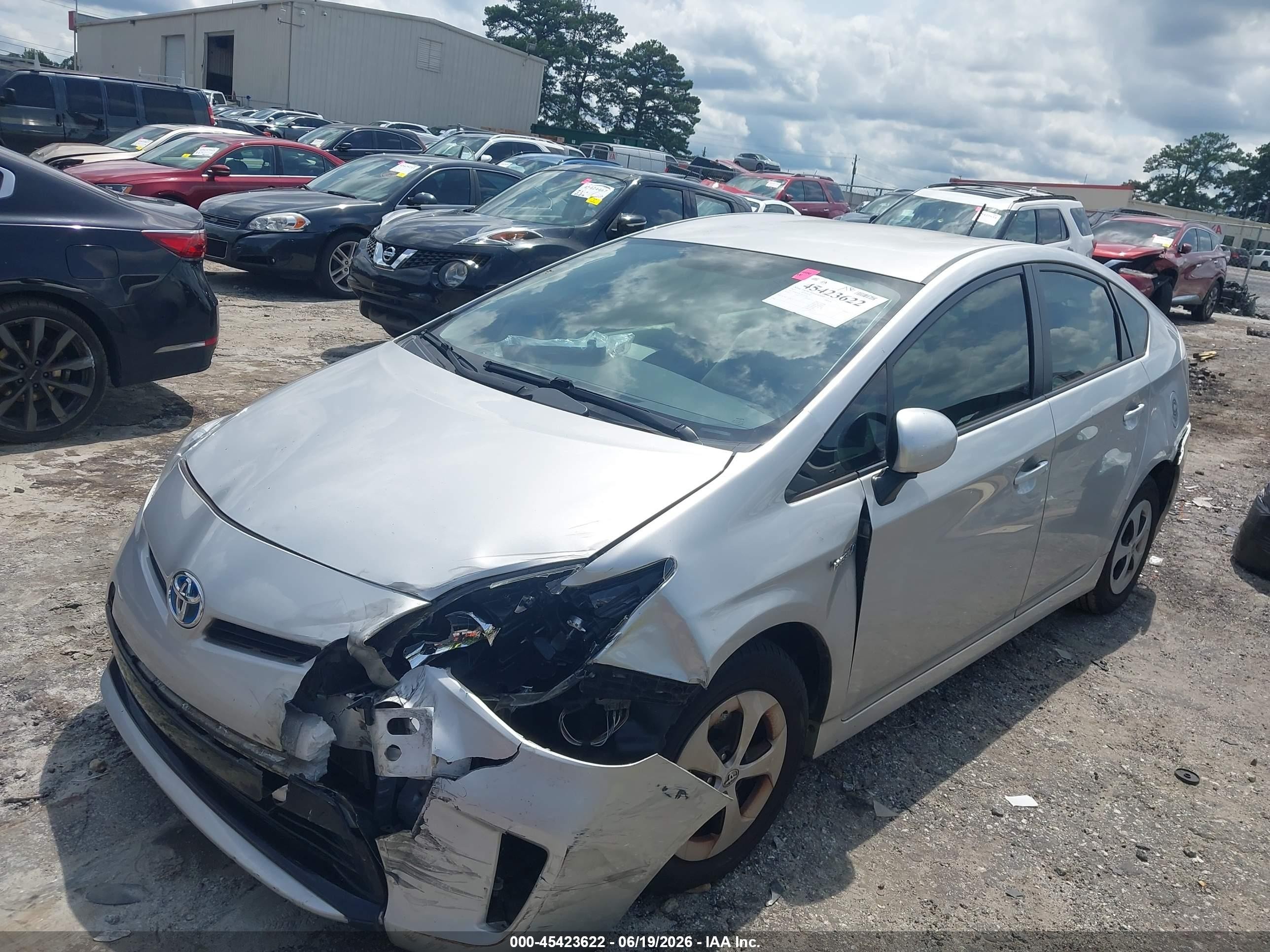 2013 Toyota Prius Two Серебряный vin: JTDKN3DU3D0347241