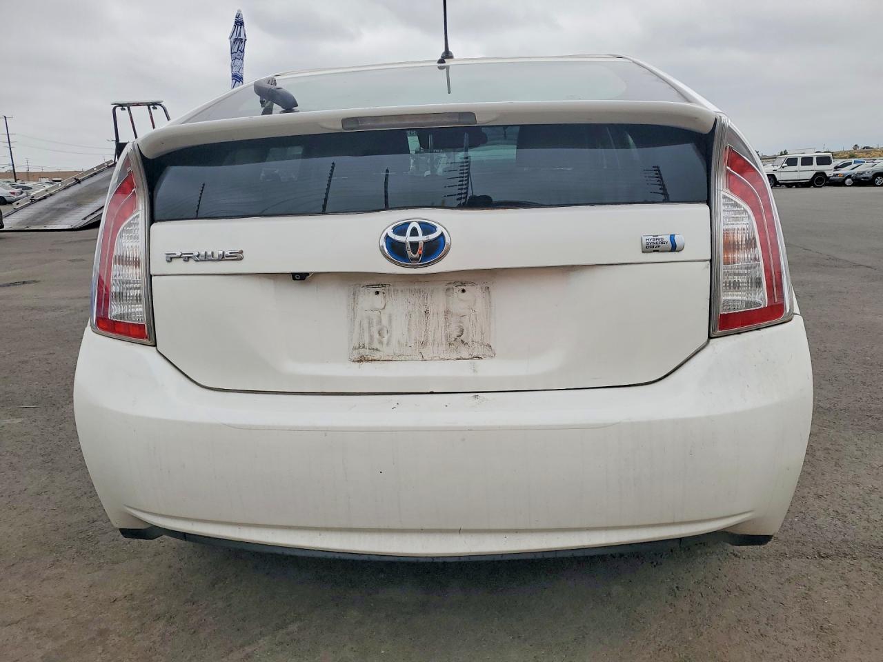 2013 Toyota Prius Two White vin: JTDKN3DU3D0348910