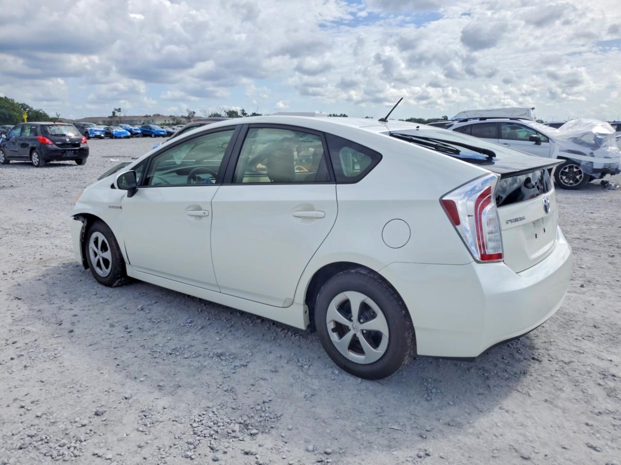 2013 Toyota Prius Two White vin: JTDKN3DU3D1644682