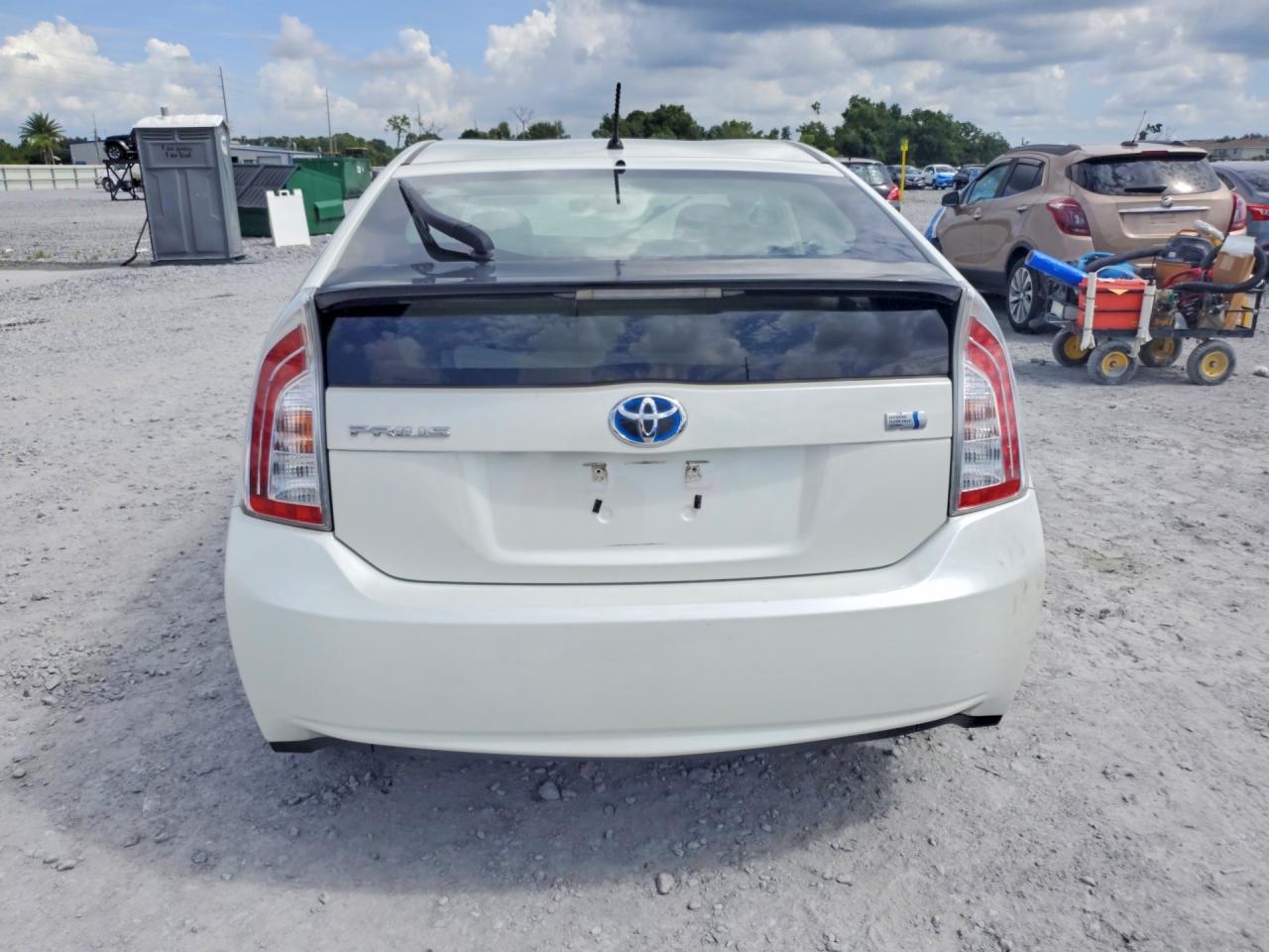 2013 Toyota Prius Two White vin: JTDKN3DU3D1644682