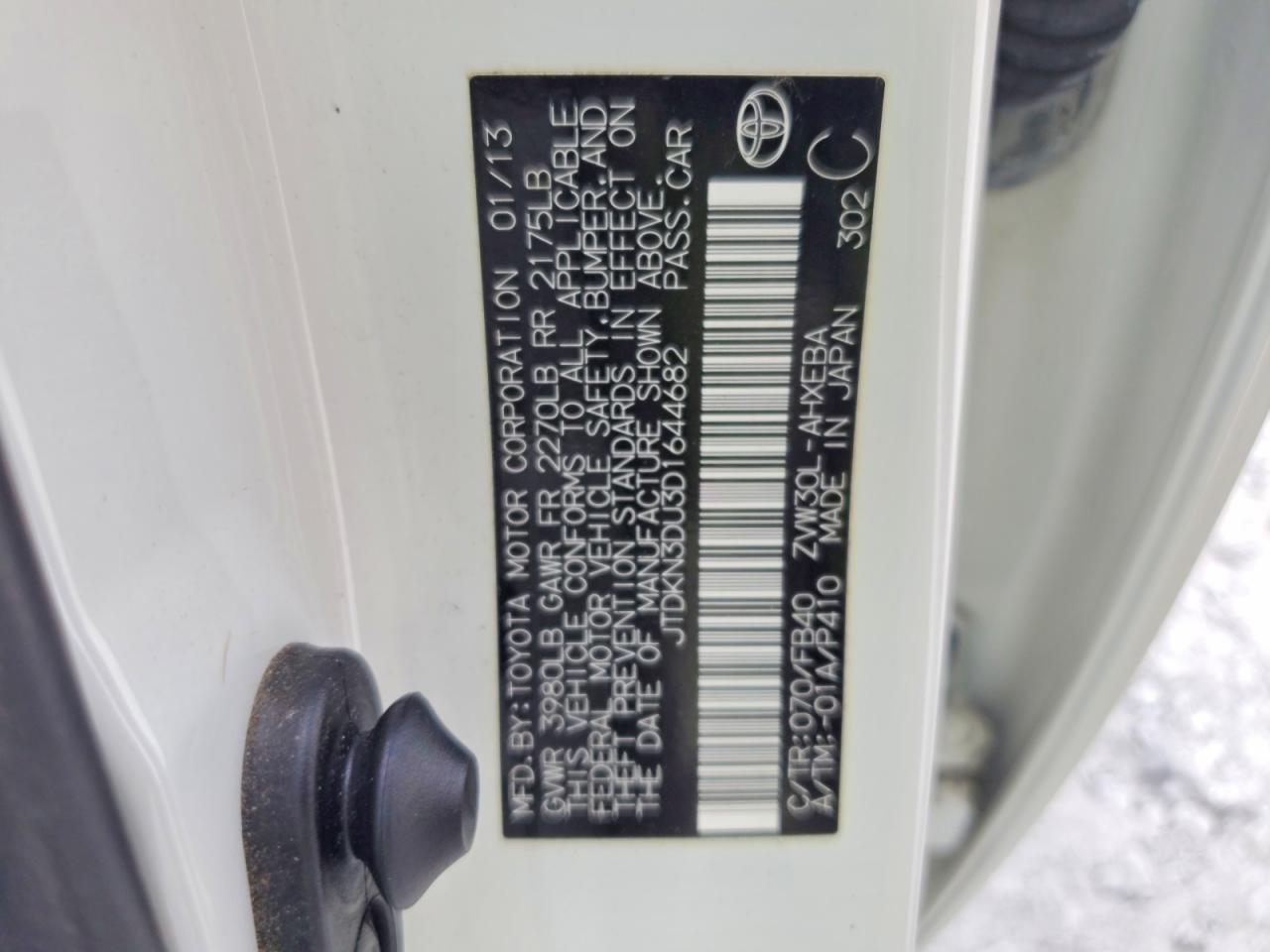 2013 Toyota Prius Two White vin: JTDKN3DU3D1644682