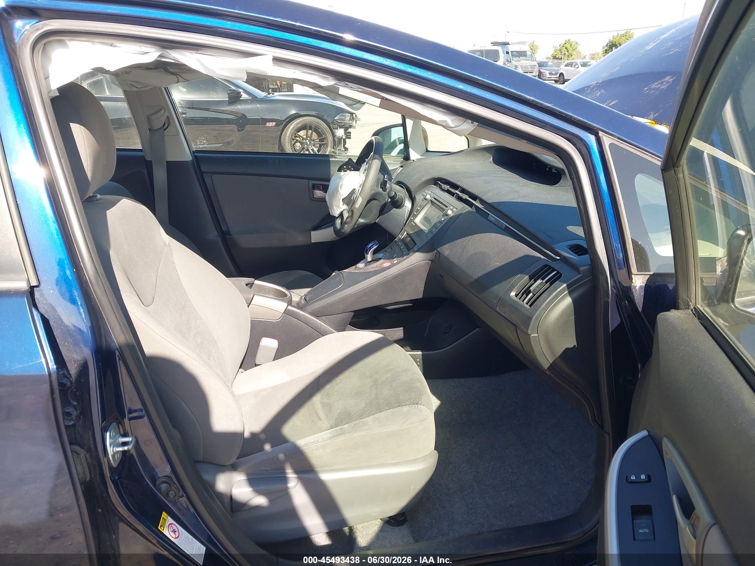 2013 Toyota Prius Three Blue vin: JTDKN3DU3D1647565