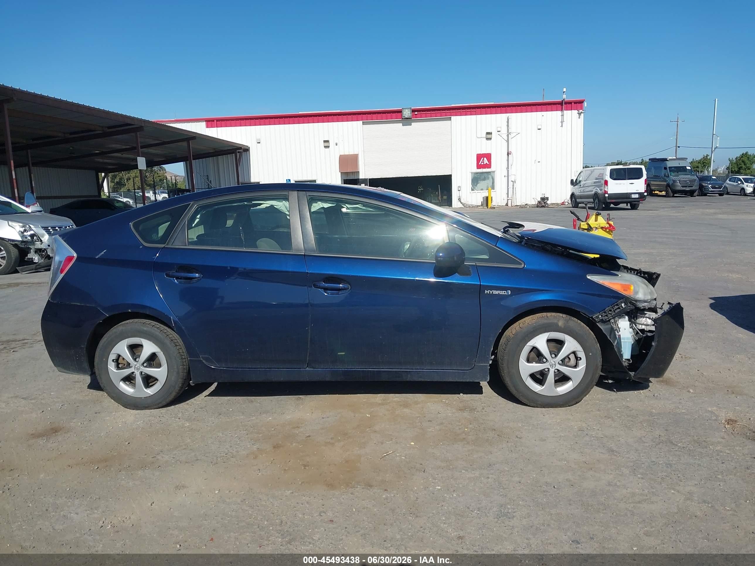 2013 Toyota Prius Three Blue vin: JTDKN3DU3D1647565