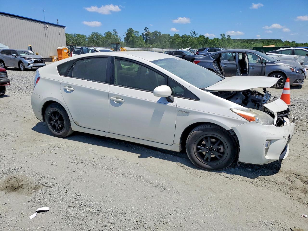 2013 Toyota Prius Two White vin: JTDKN3DU3D5566140